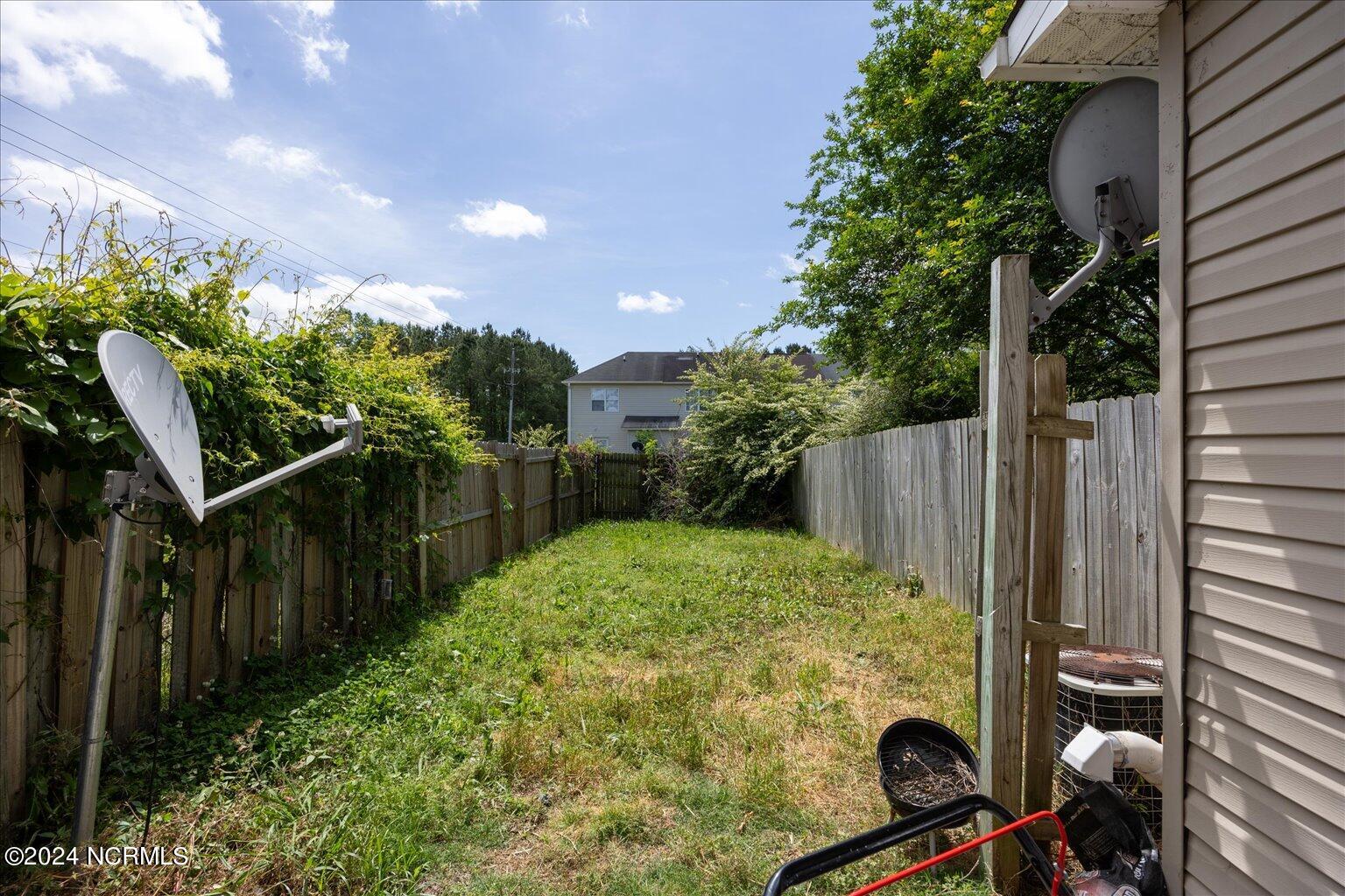 1096 W Pueblo Drive