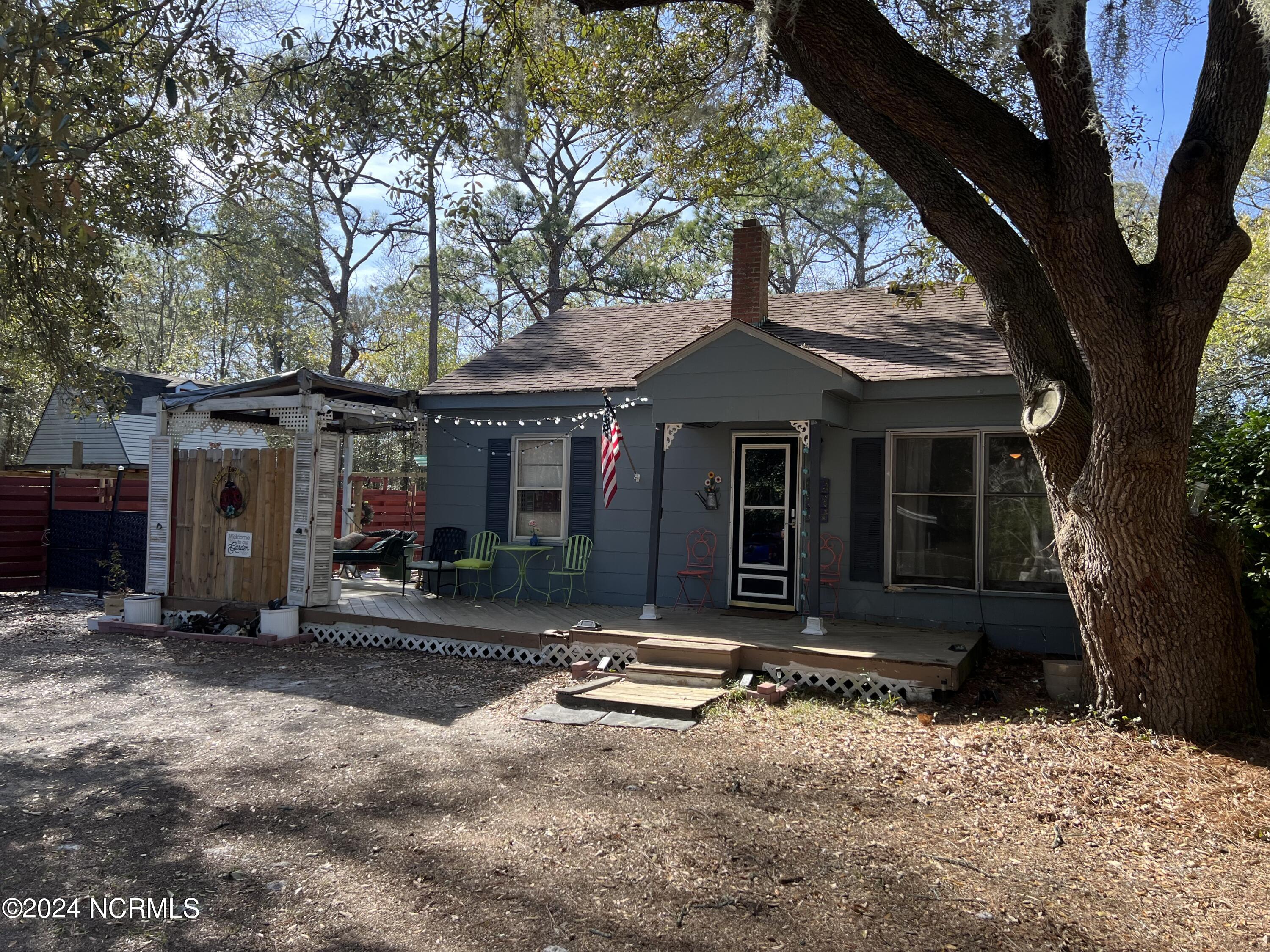 525 Crab Apple Lane