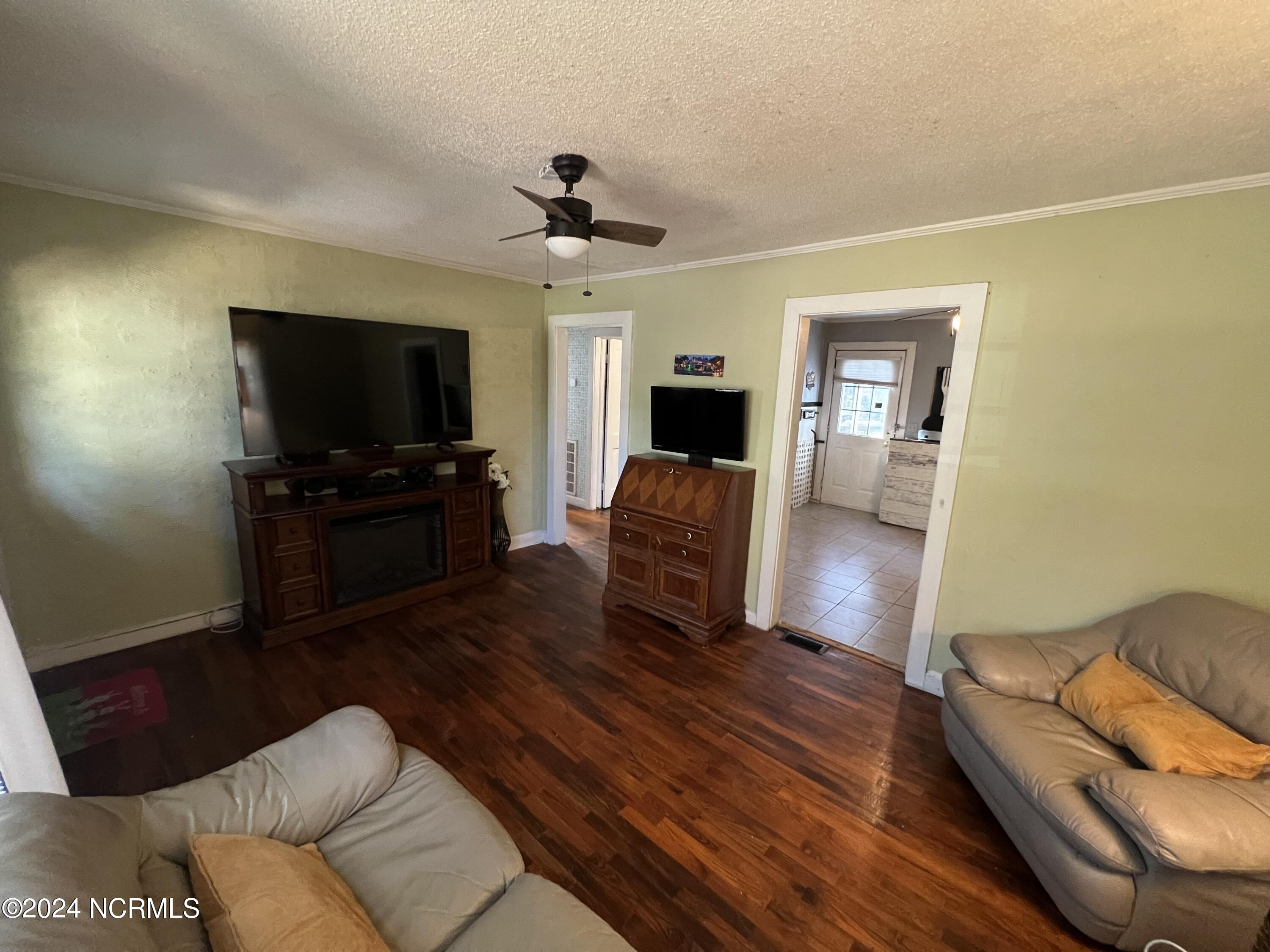 525 Crab Apple Lane