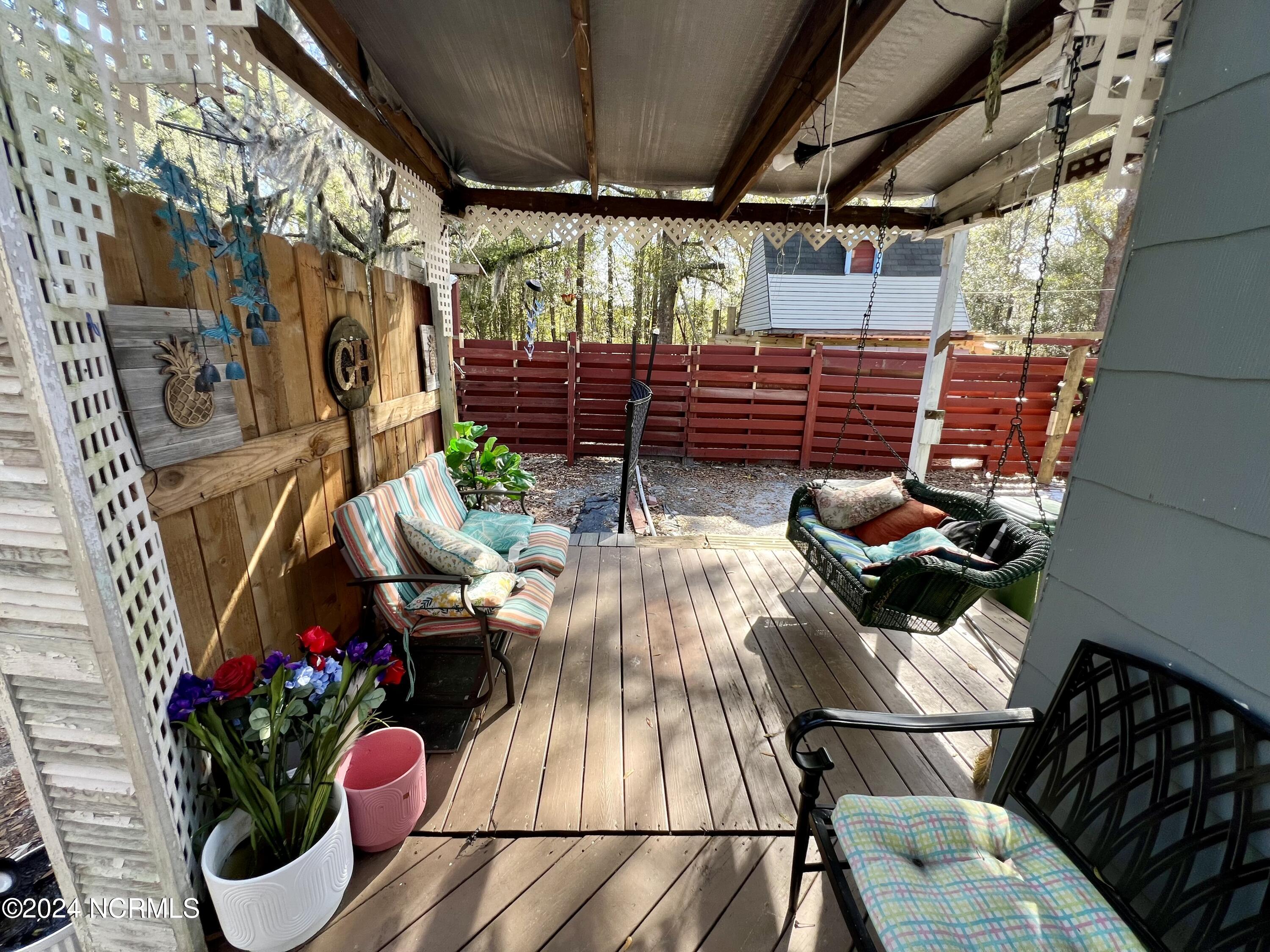 525 Crab Apple Lane