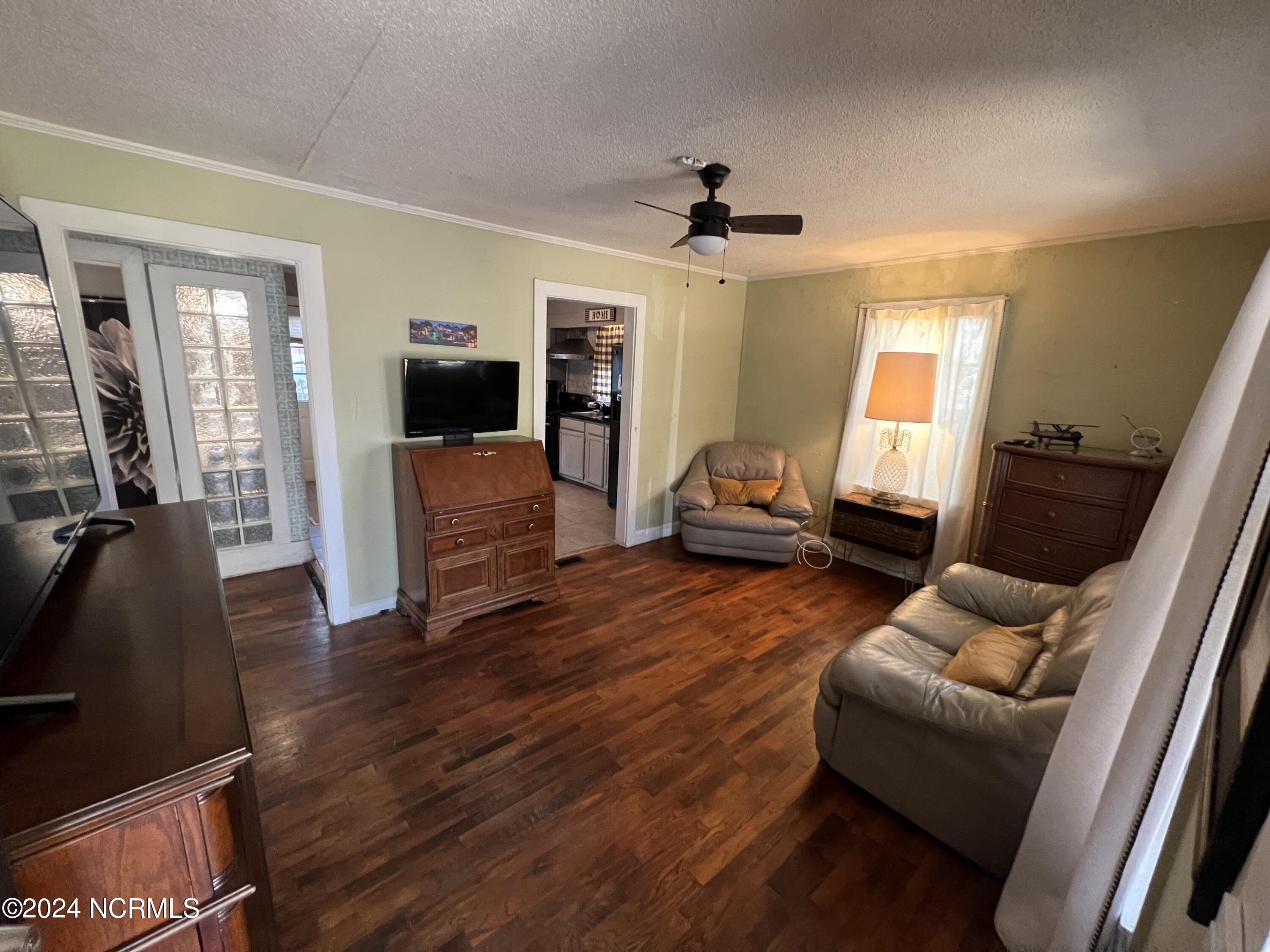525 Crab Apple Lane