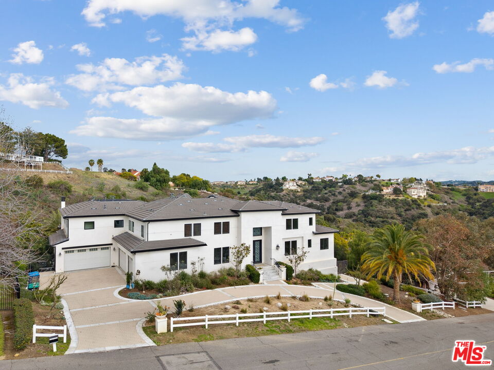 2112 Rocky View Rd