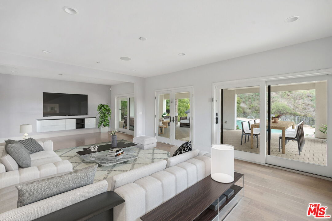 2112 Rocky View Rd