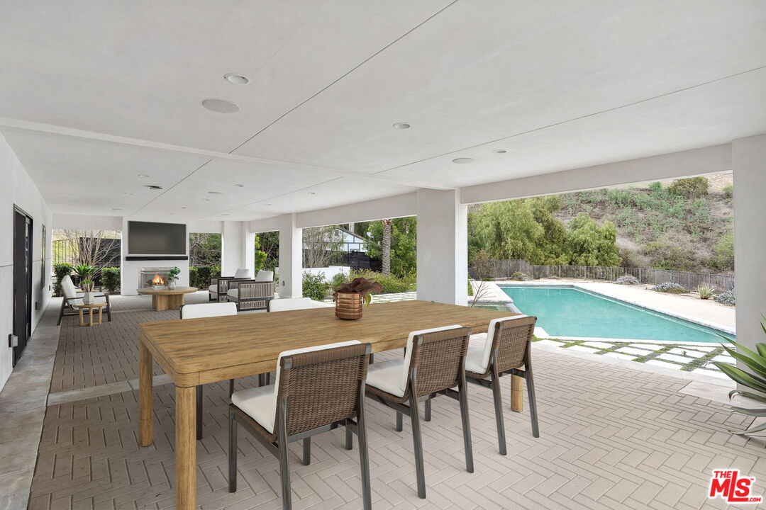 2112 Rocky View Rd