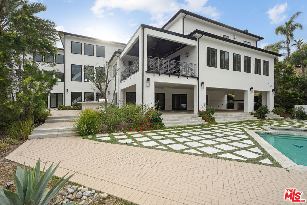 2112 Rocky View Rd