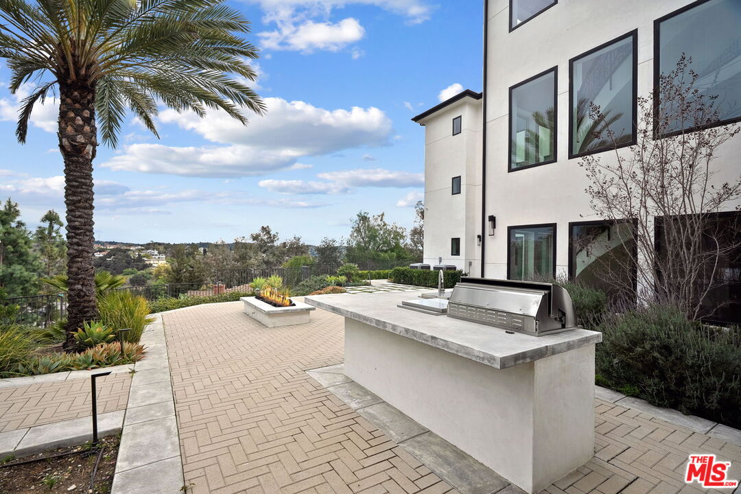 2112 Rocky View Rd