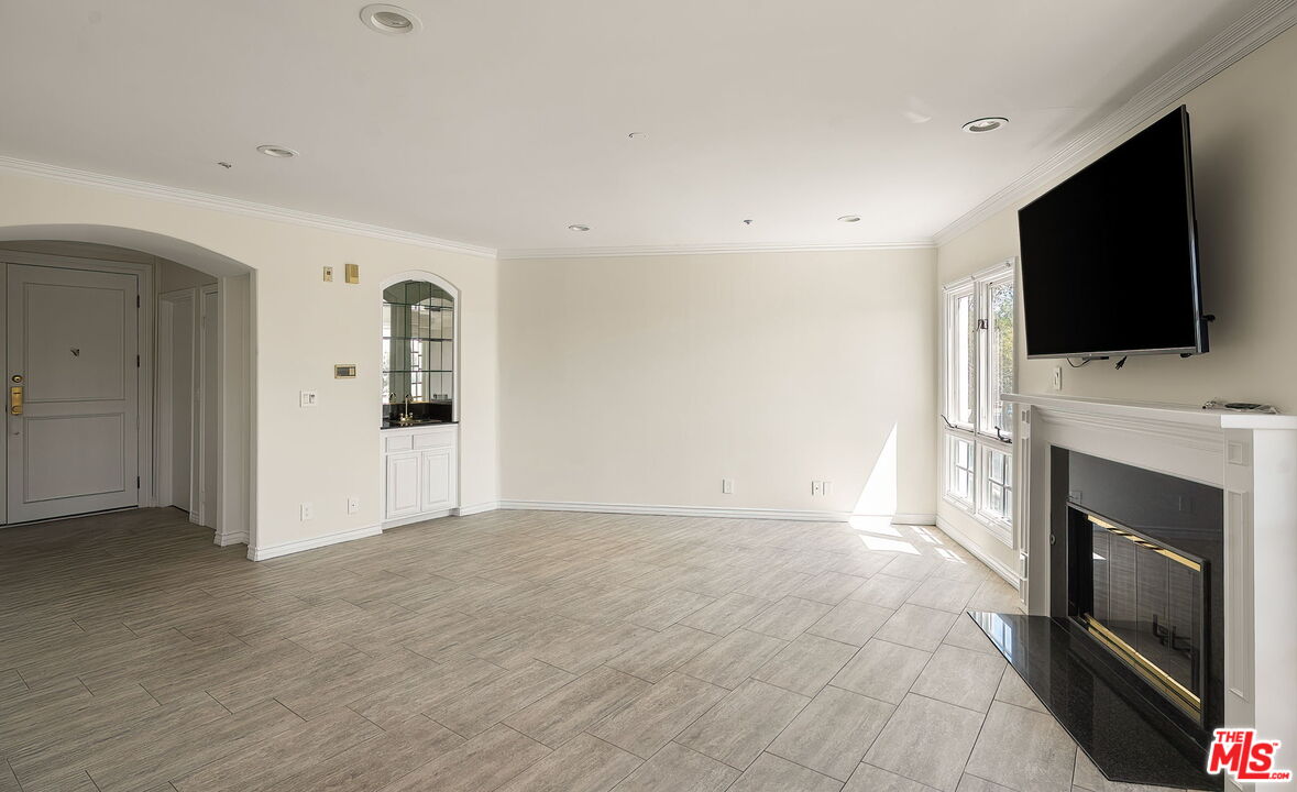 1278 S Camden Dr Unit: 103