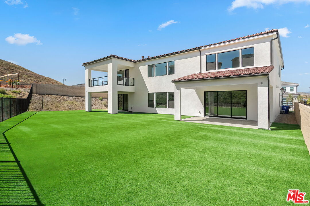 24198 Camino Cascada