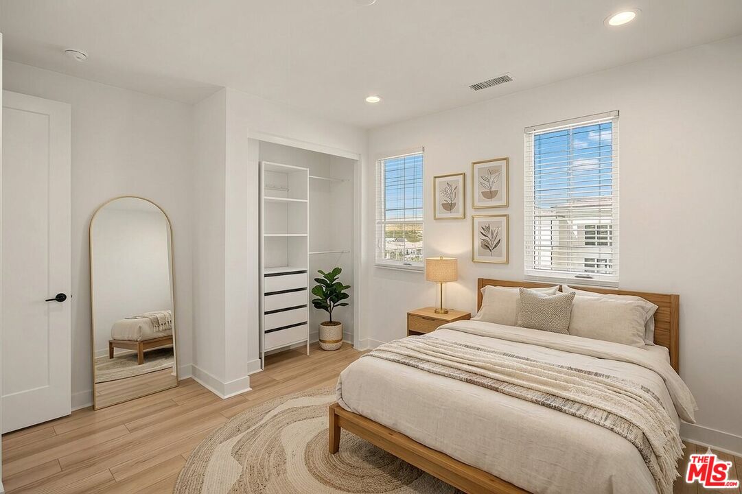 24198 Camino Cascada