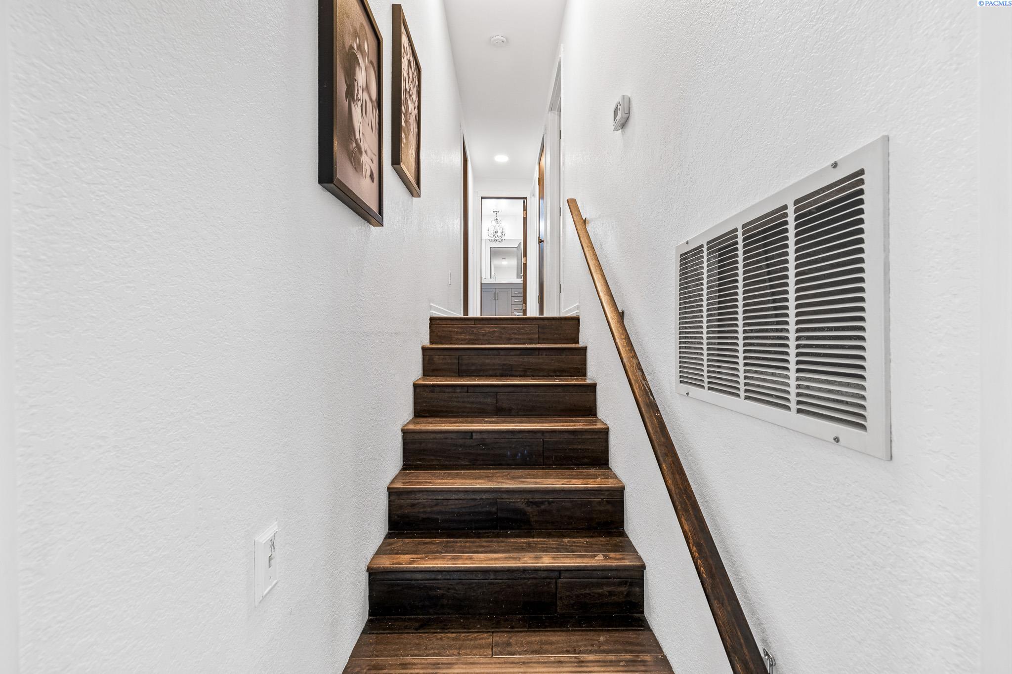 1466 Rimrock Ave.