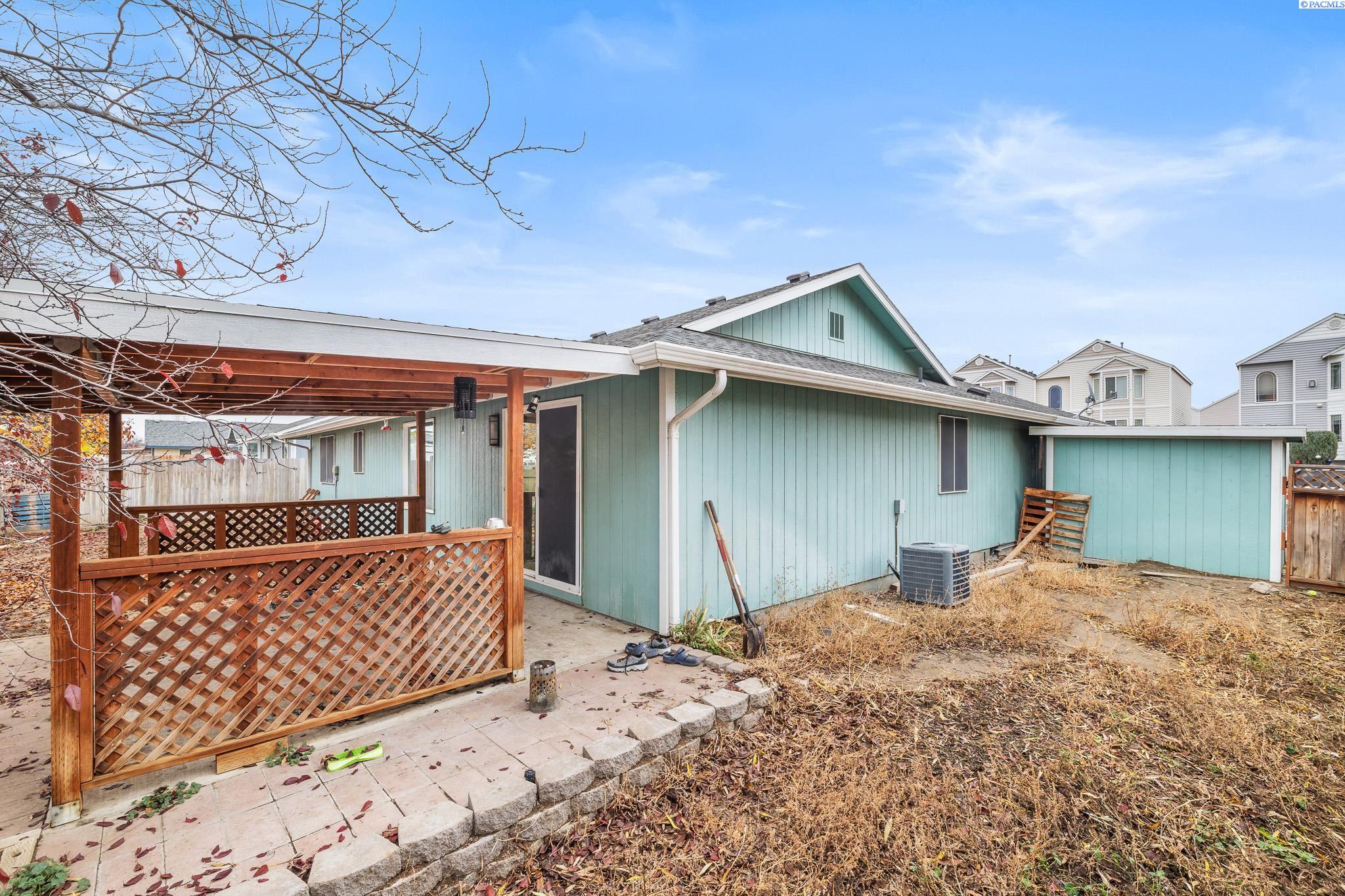 4904 Montague Ln
