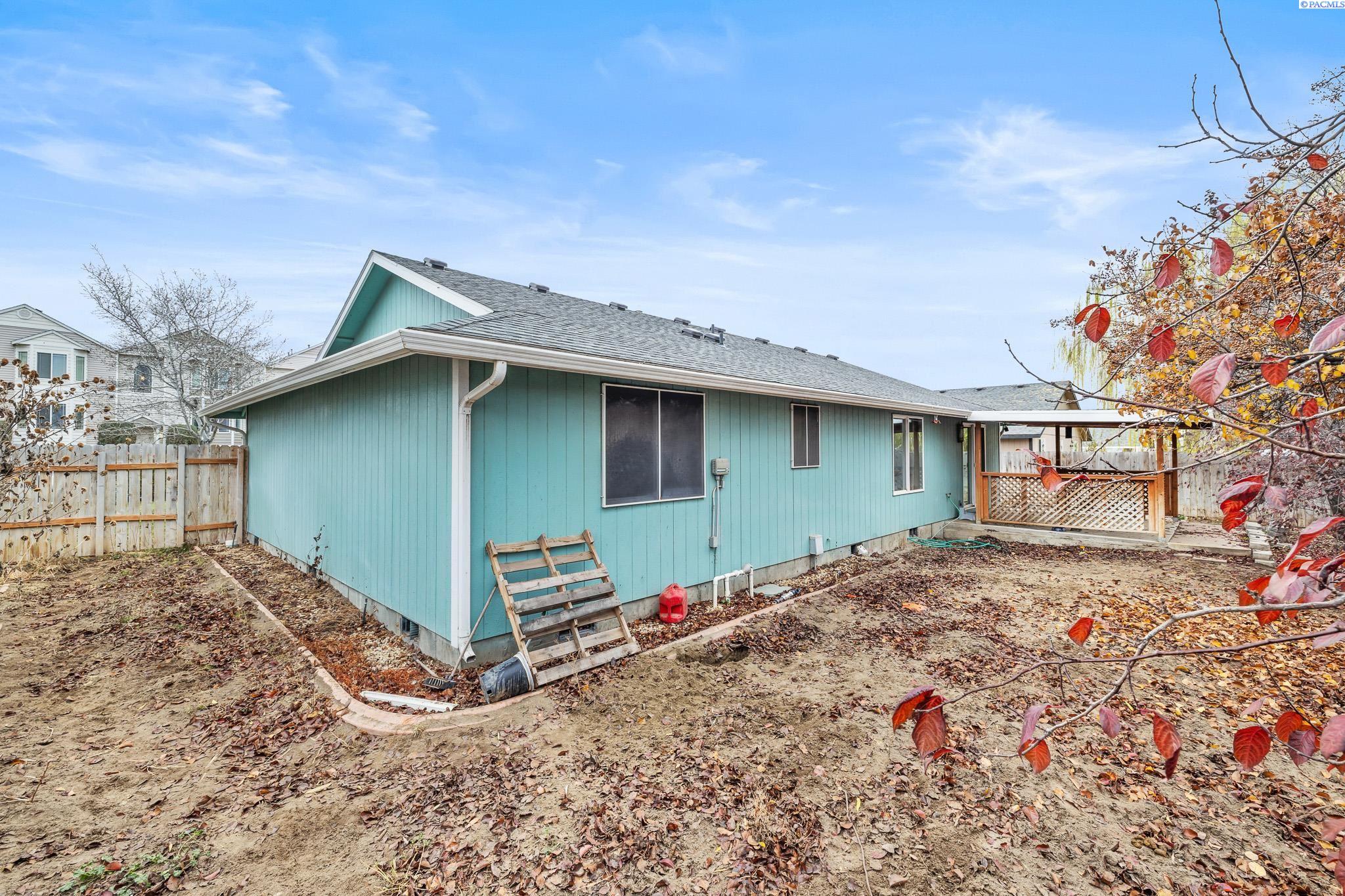 4904 Montague Ln