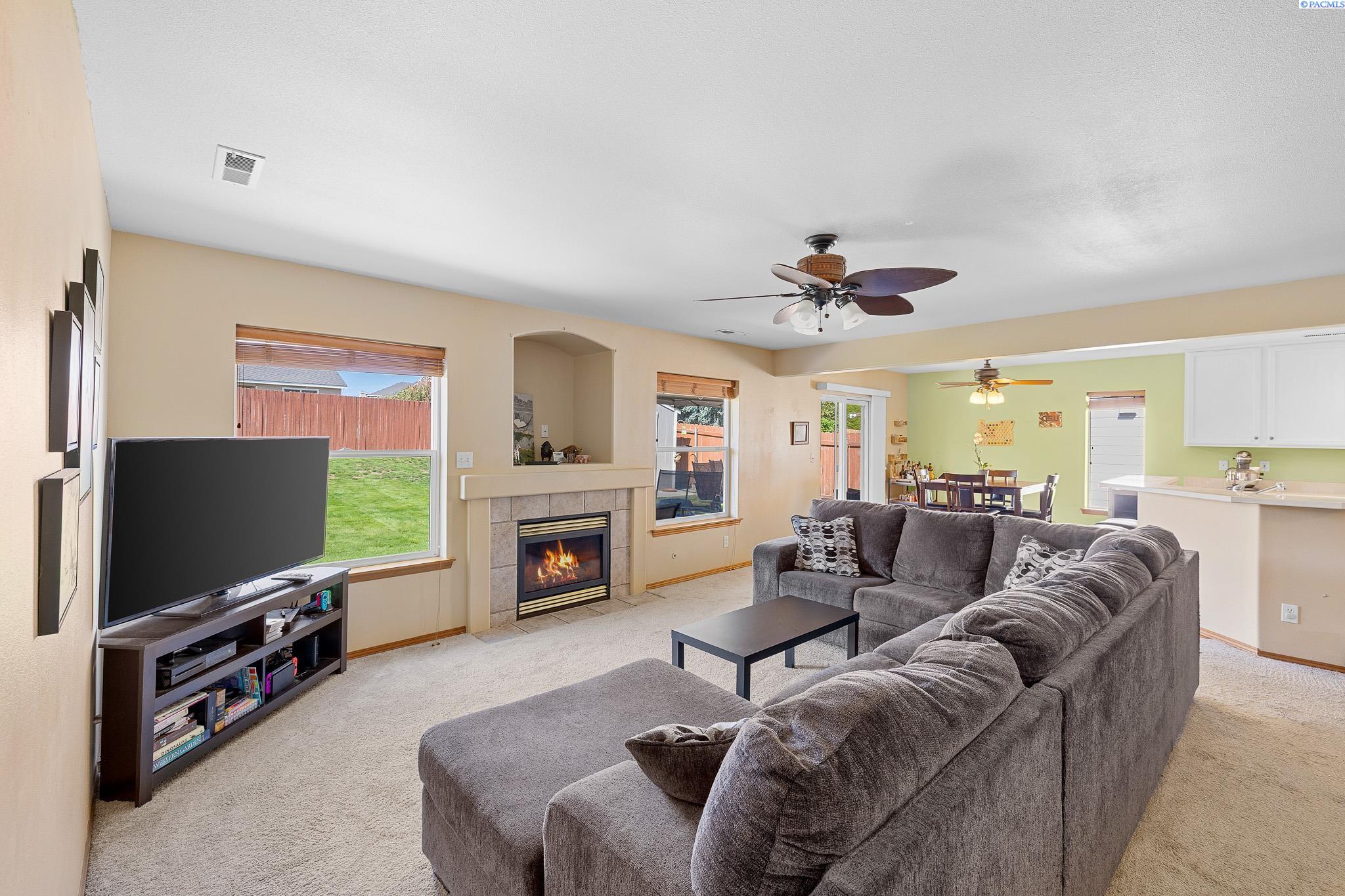 2804 S Huntington Ct