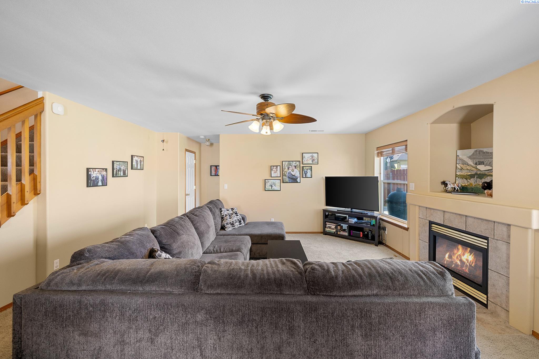 2804 S Huntington Ct