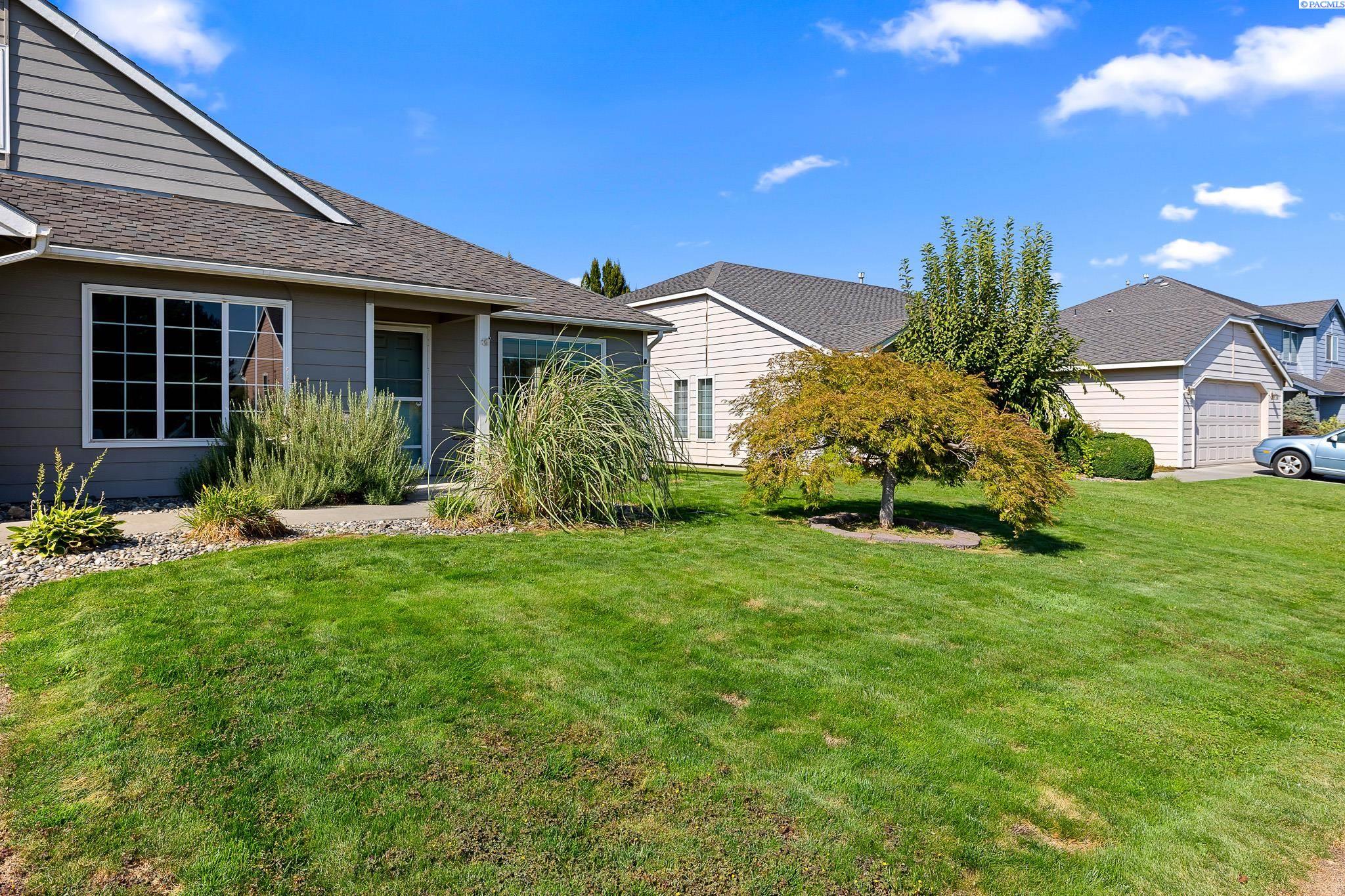 2804 S Huntington Ct