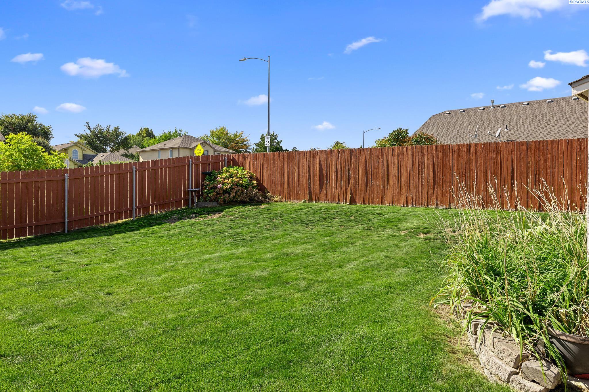 2804 S Huntington Ct