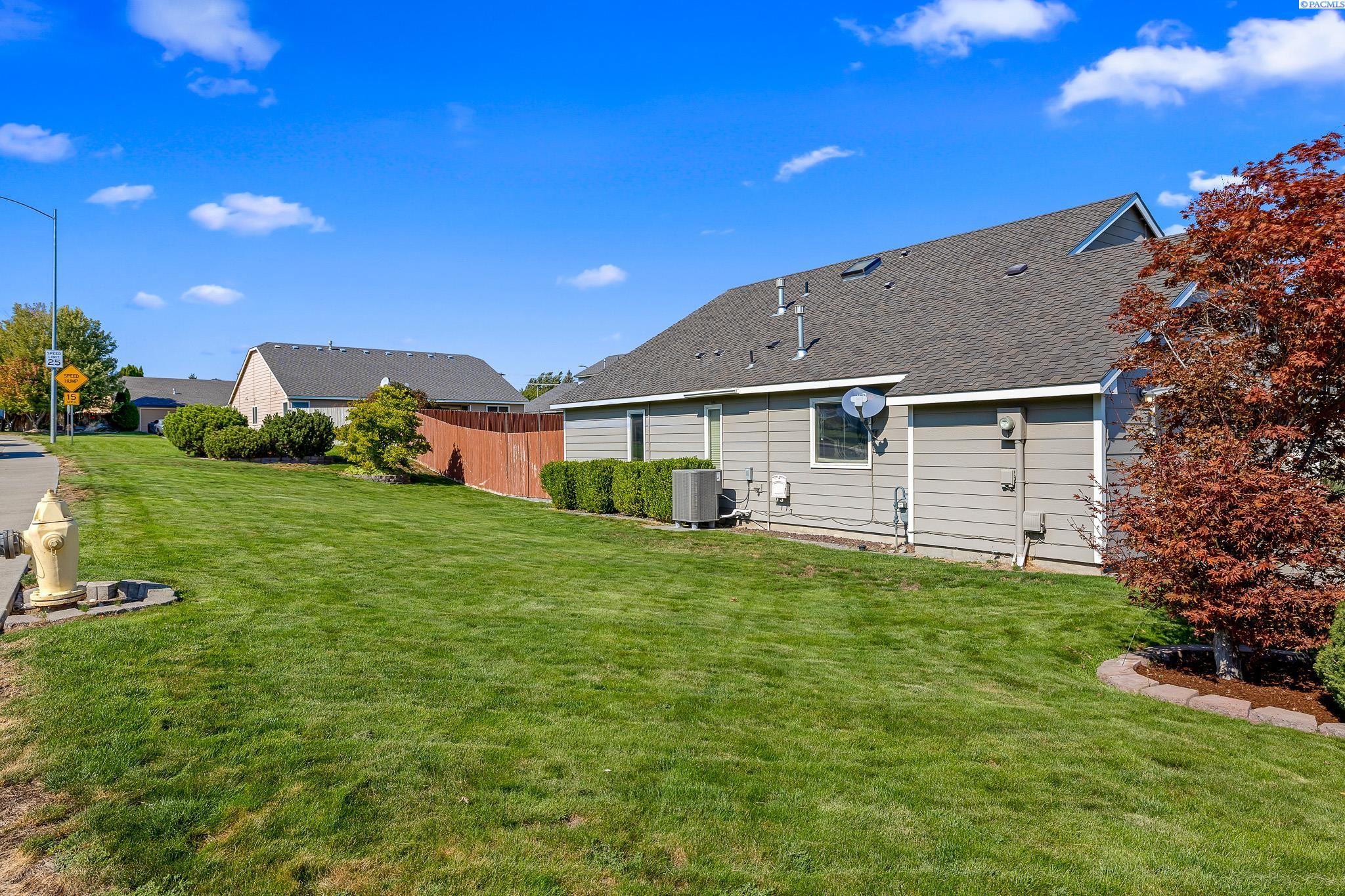 2804 S Huntington Ct