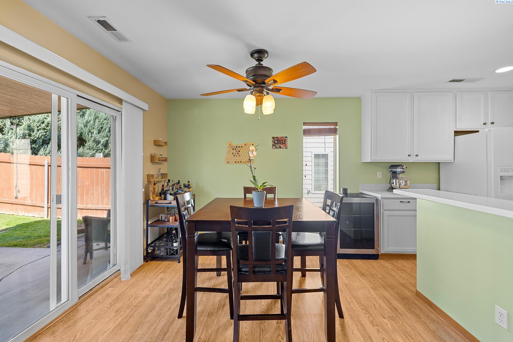 2804 S Huntington Ct