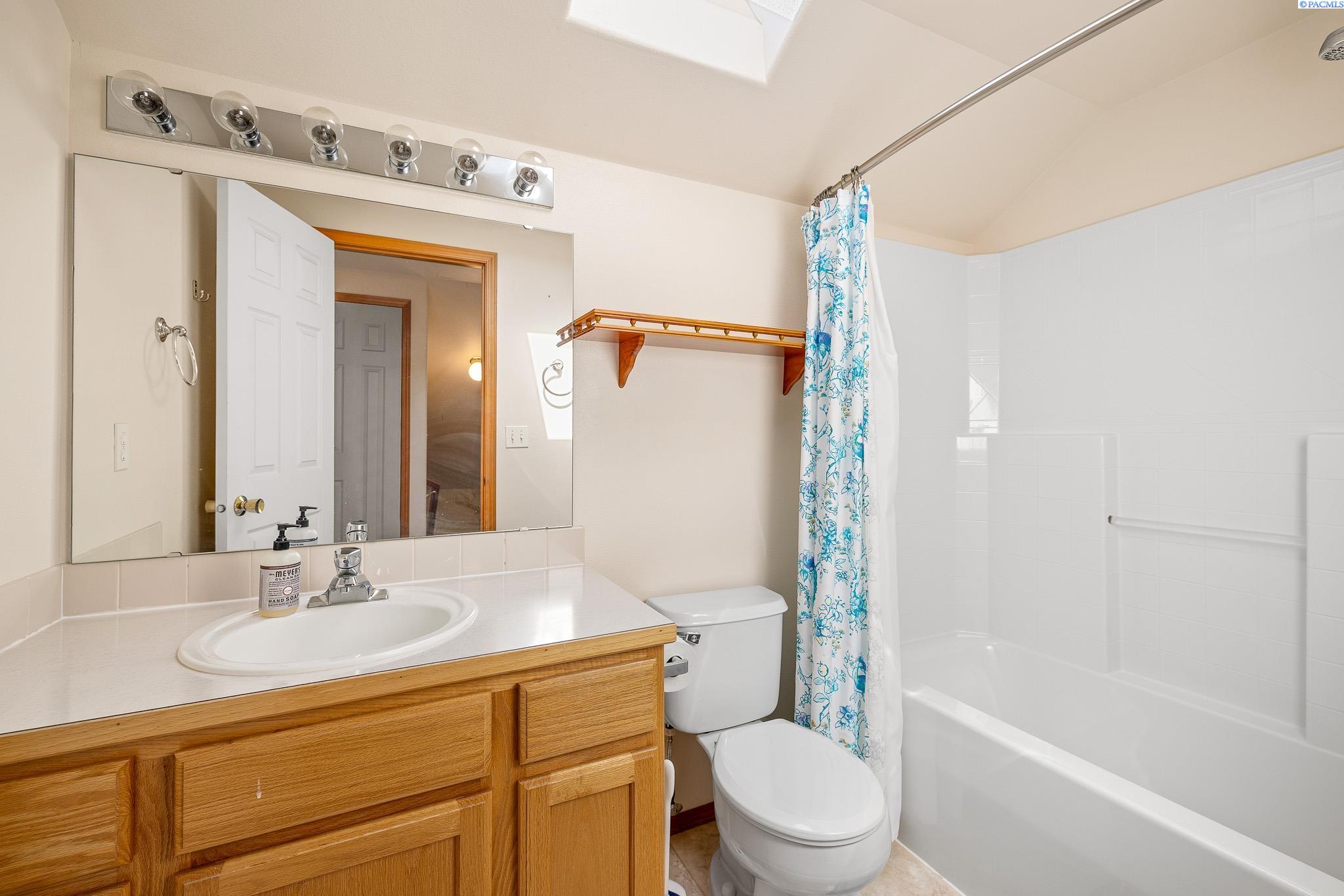 2804 S Huntington Ct