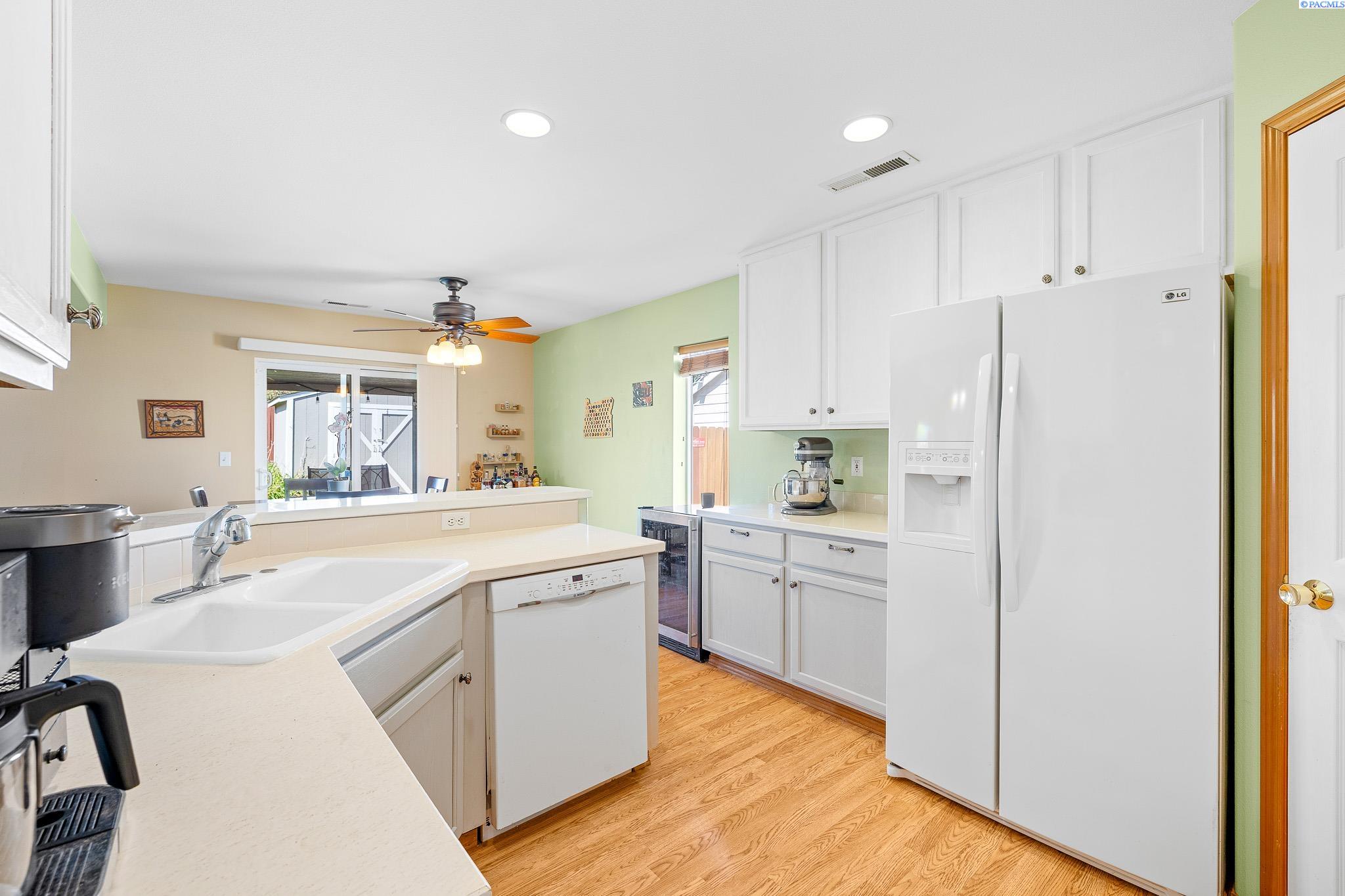 2804 S Huntington Ct