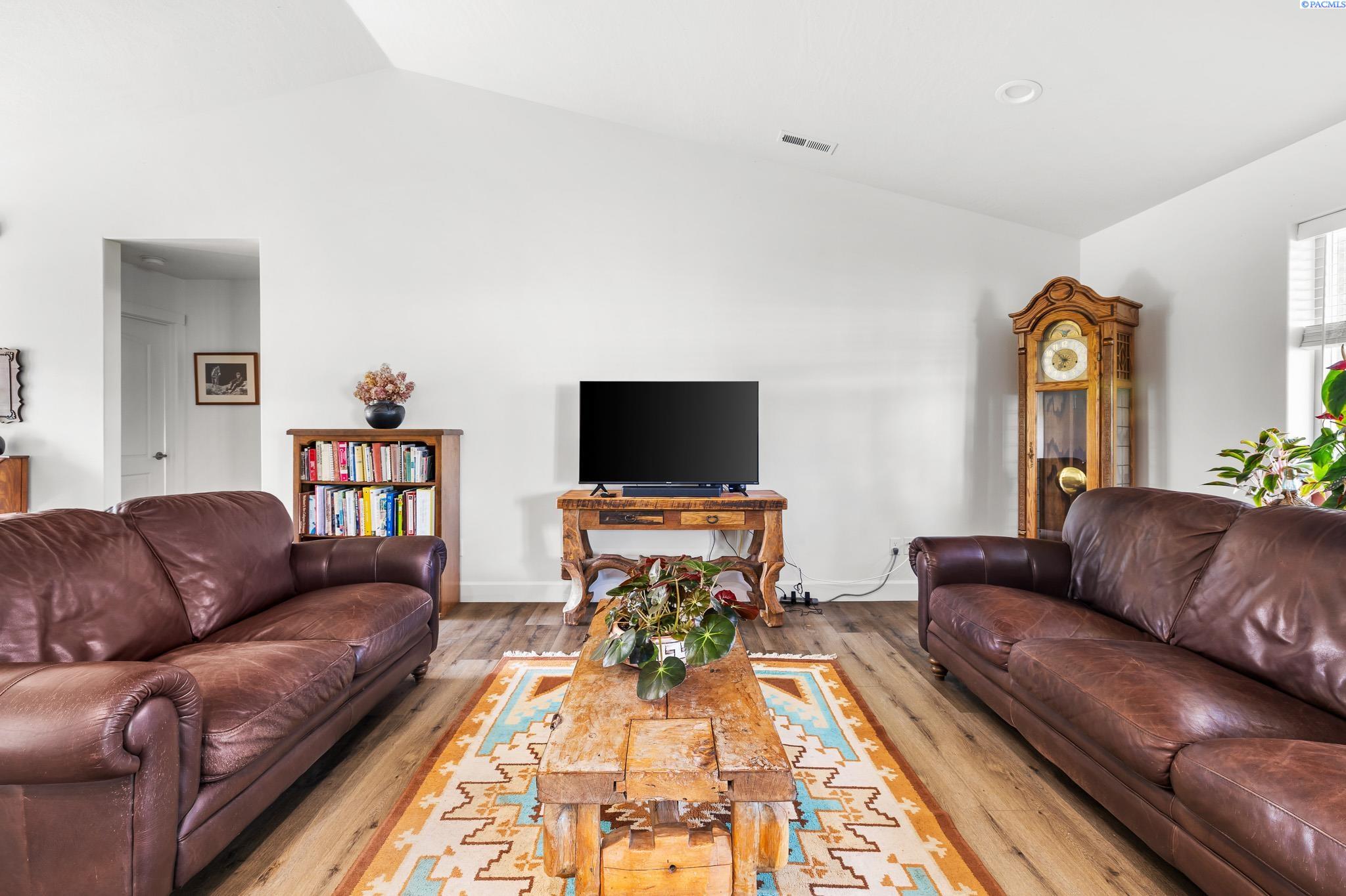 1712 Kendall Rd.