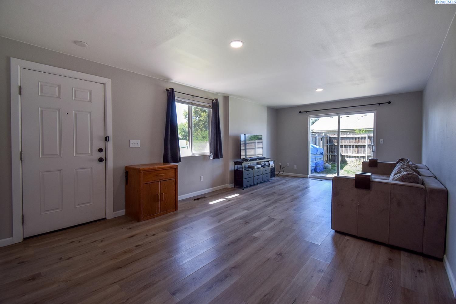2210 W 12th