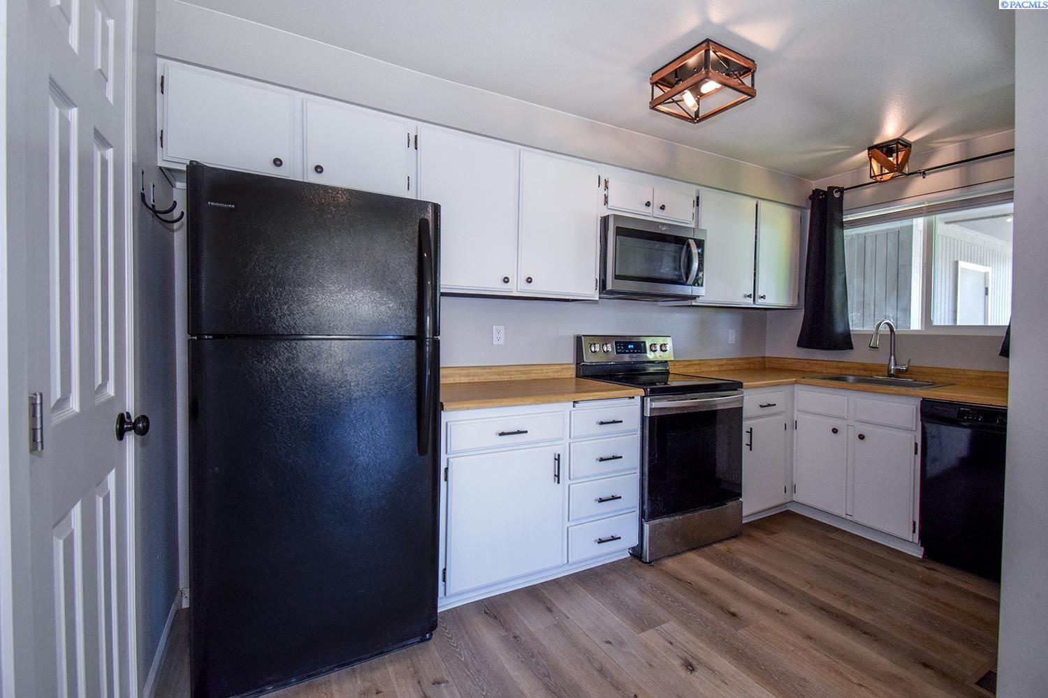 2210 W 12th
