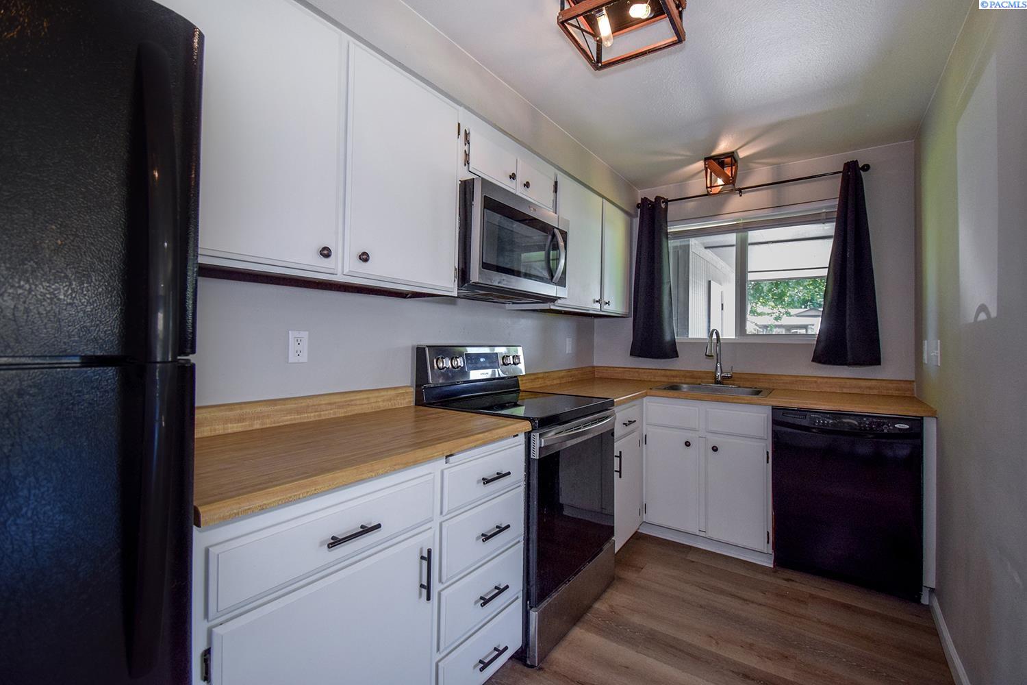 2210 W 12th