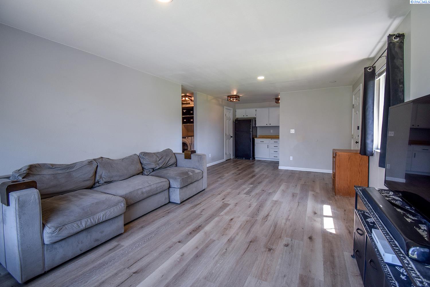 2210 W 12th