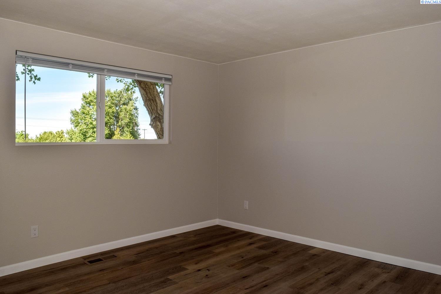 2210 W 12th
