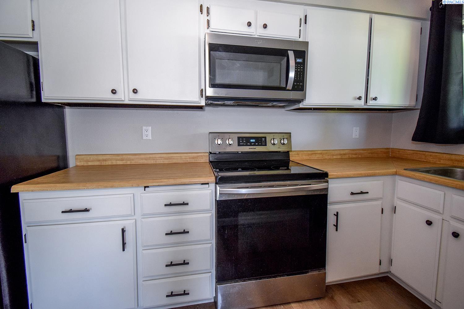 2210 W 12th