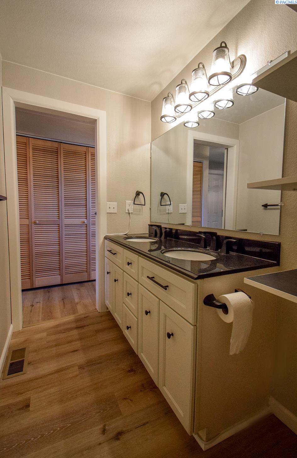 2210 W 12th