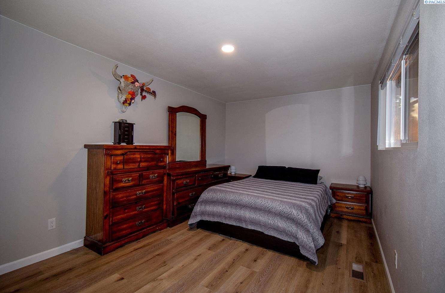 2210 W 12th