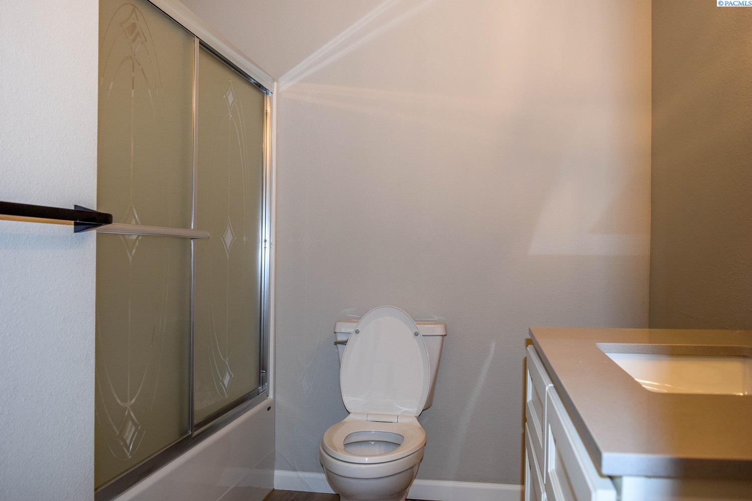 2210 W 12th