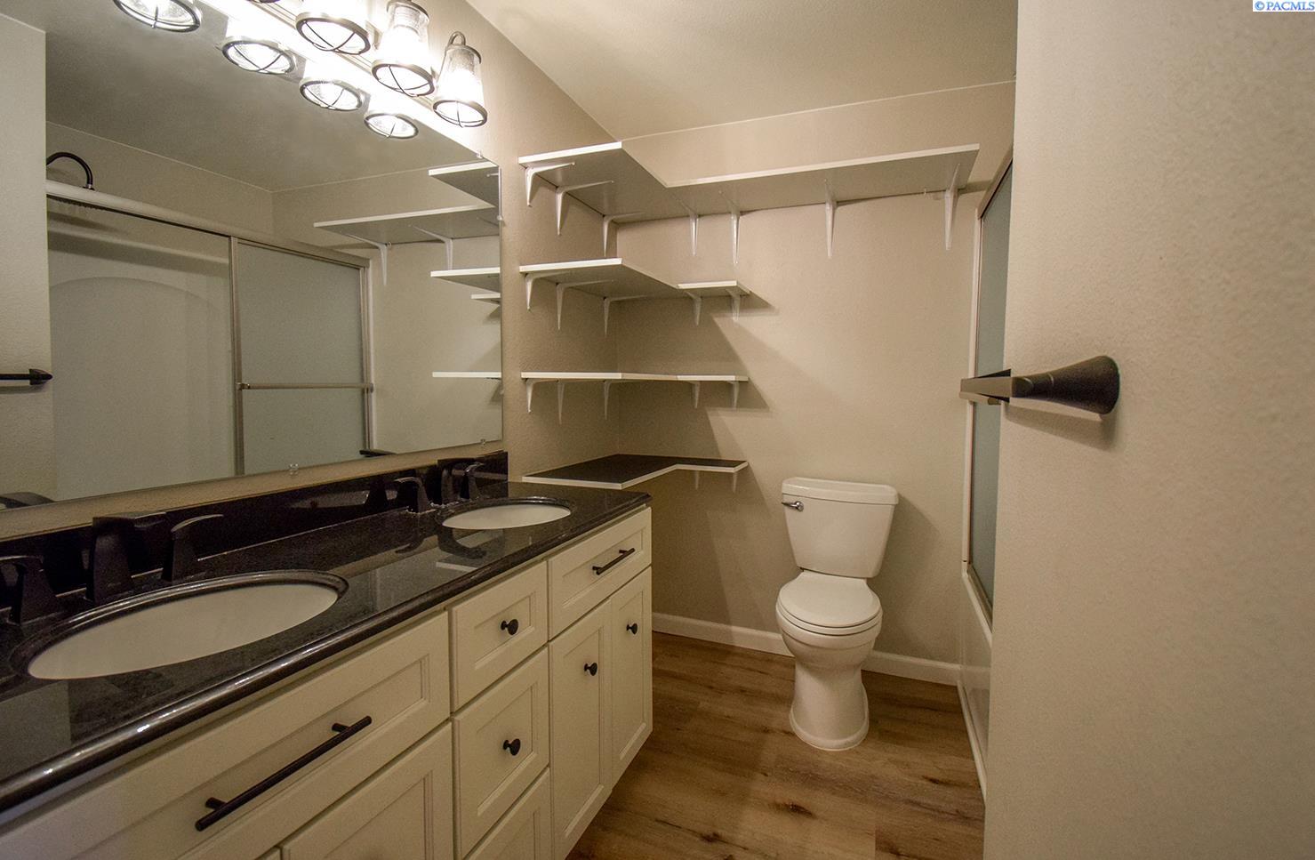 2210 W 12th