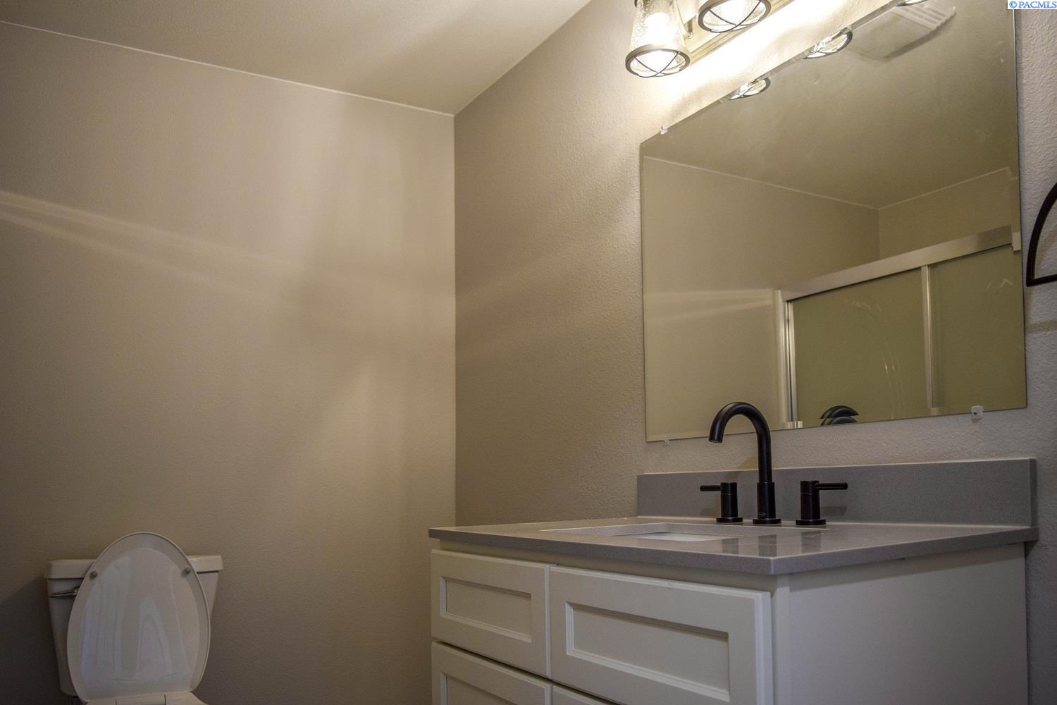 2210 W 12th