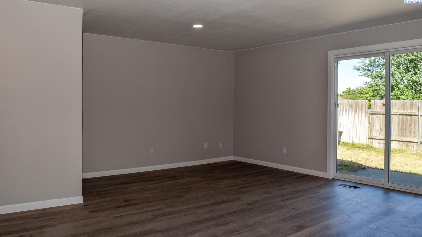 2210 W 12th