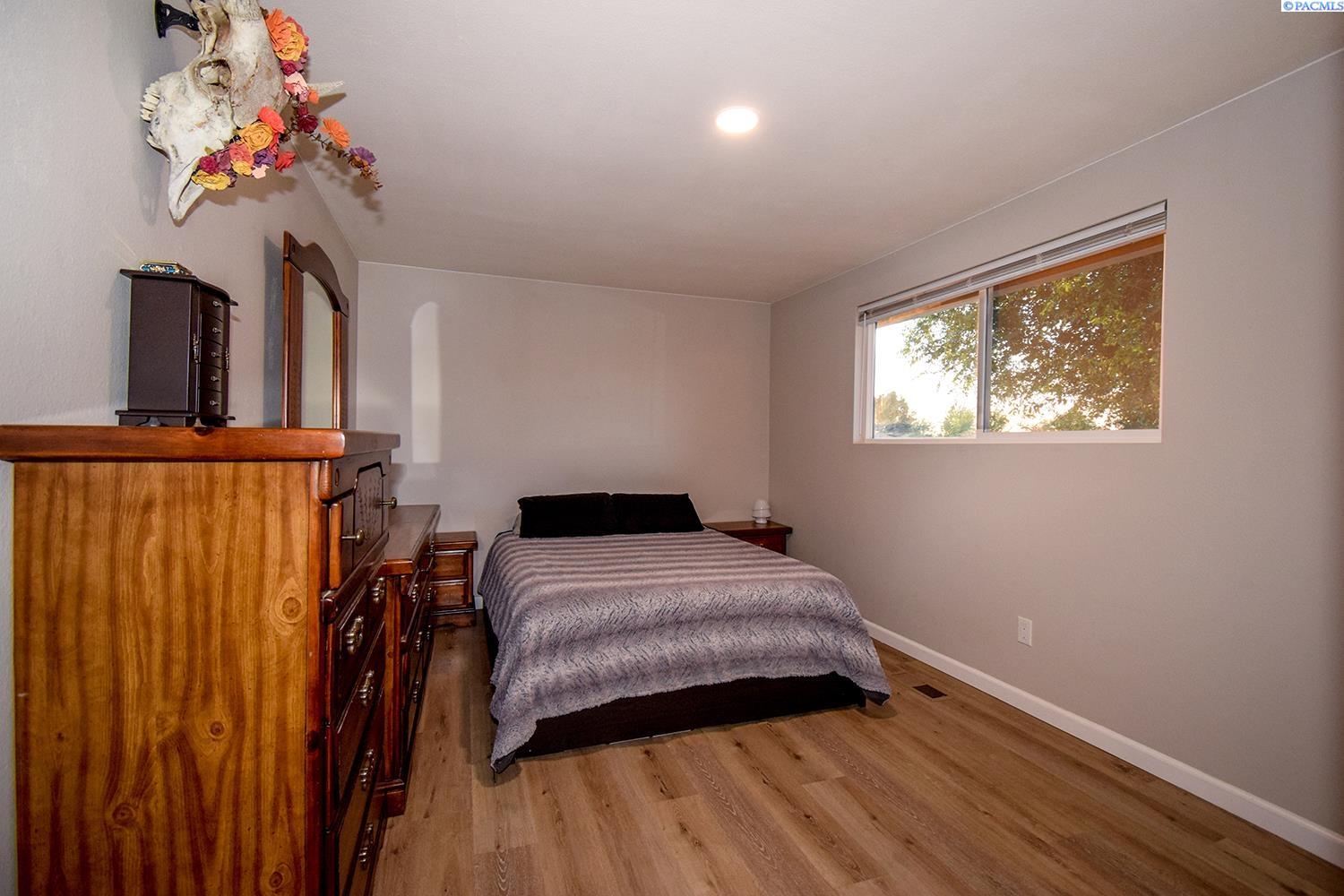2210 W 12th