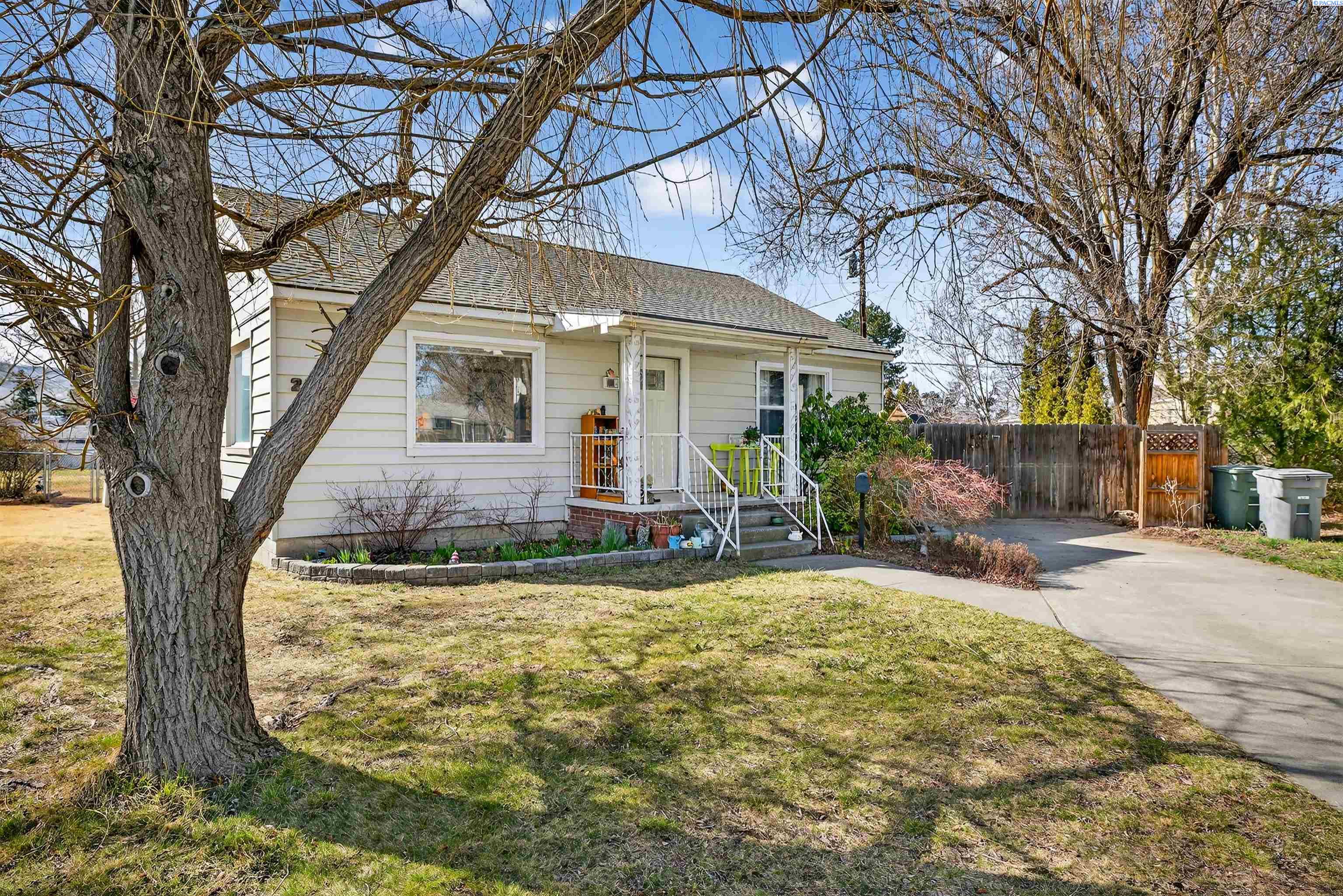 221 Douglass Ave.