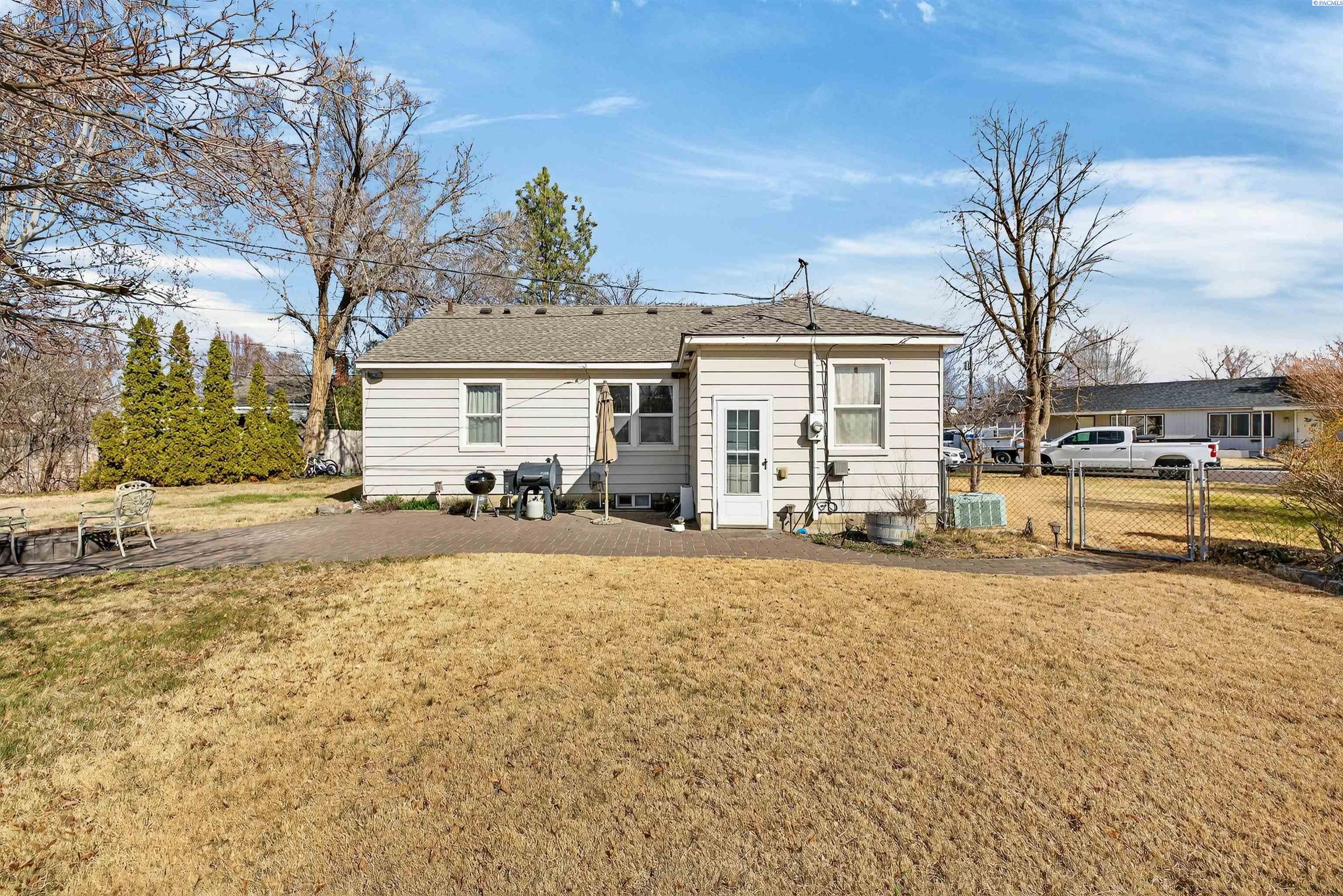 221 Douglass Ave.