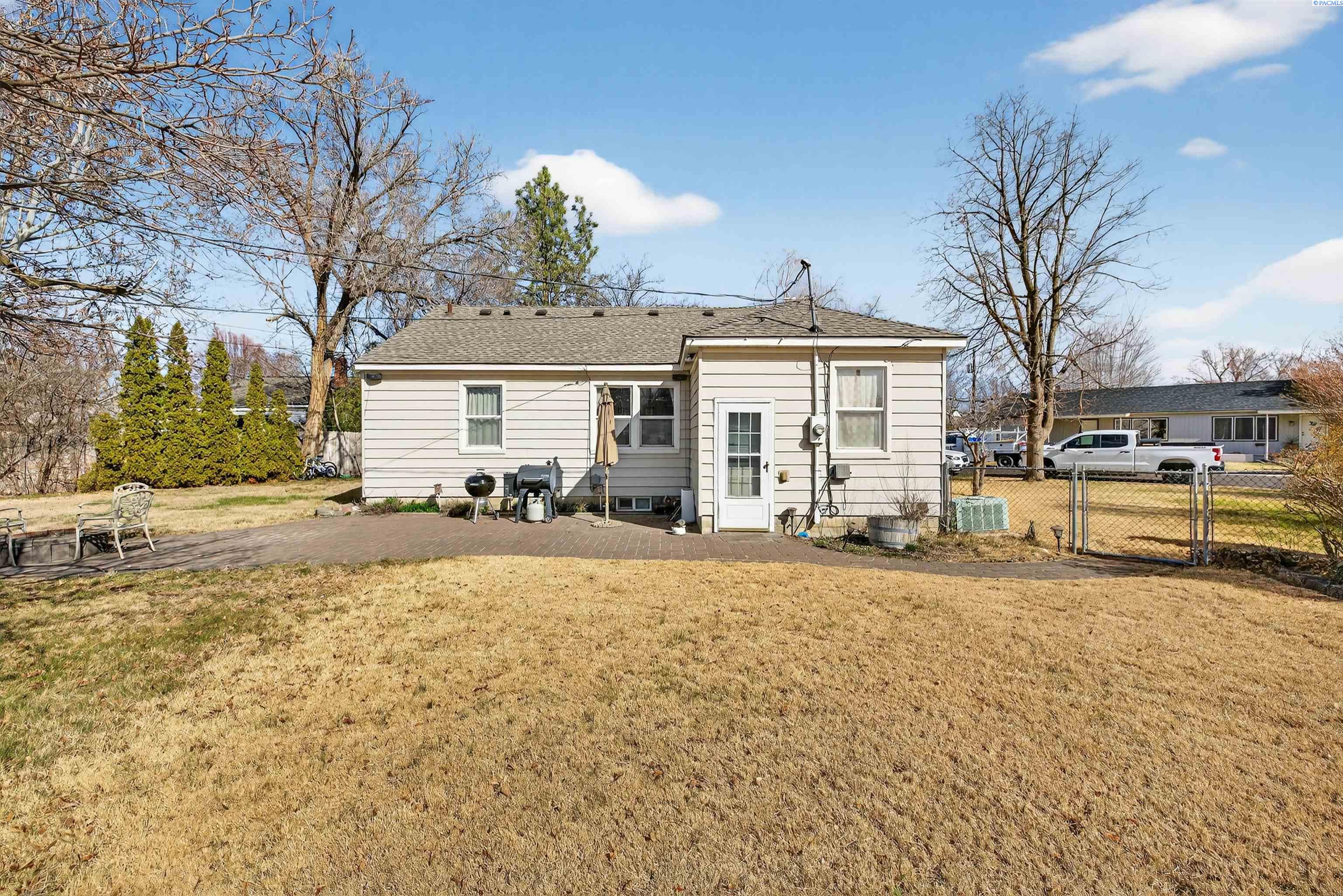 221 Douglass Ave.
