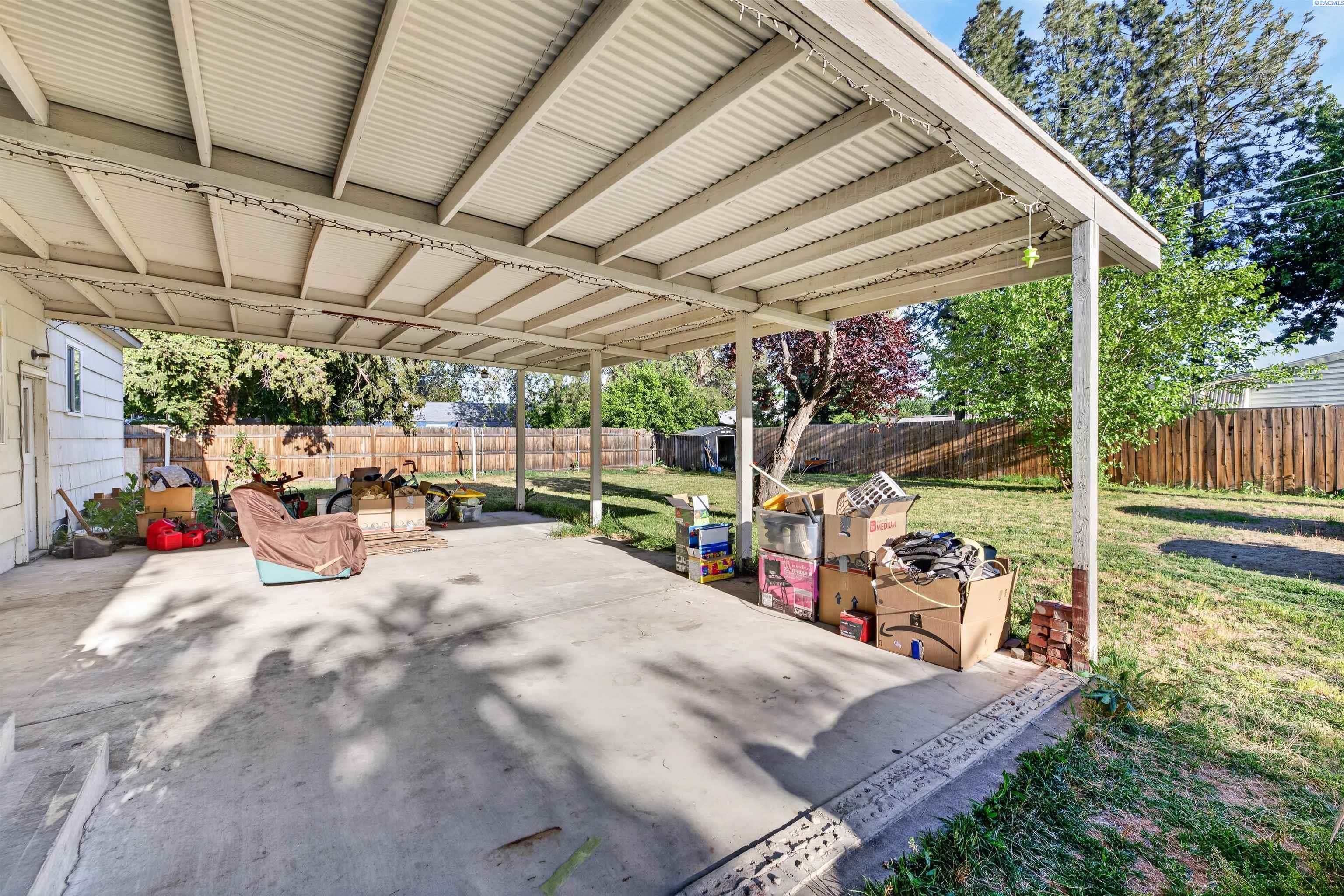 1422 Thayer Dr
