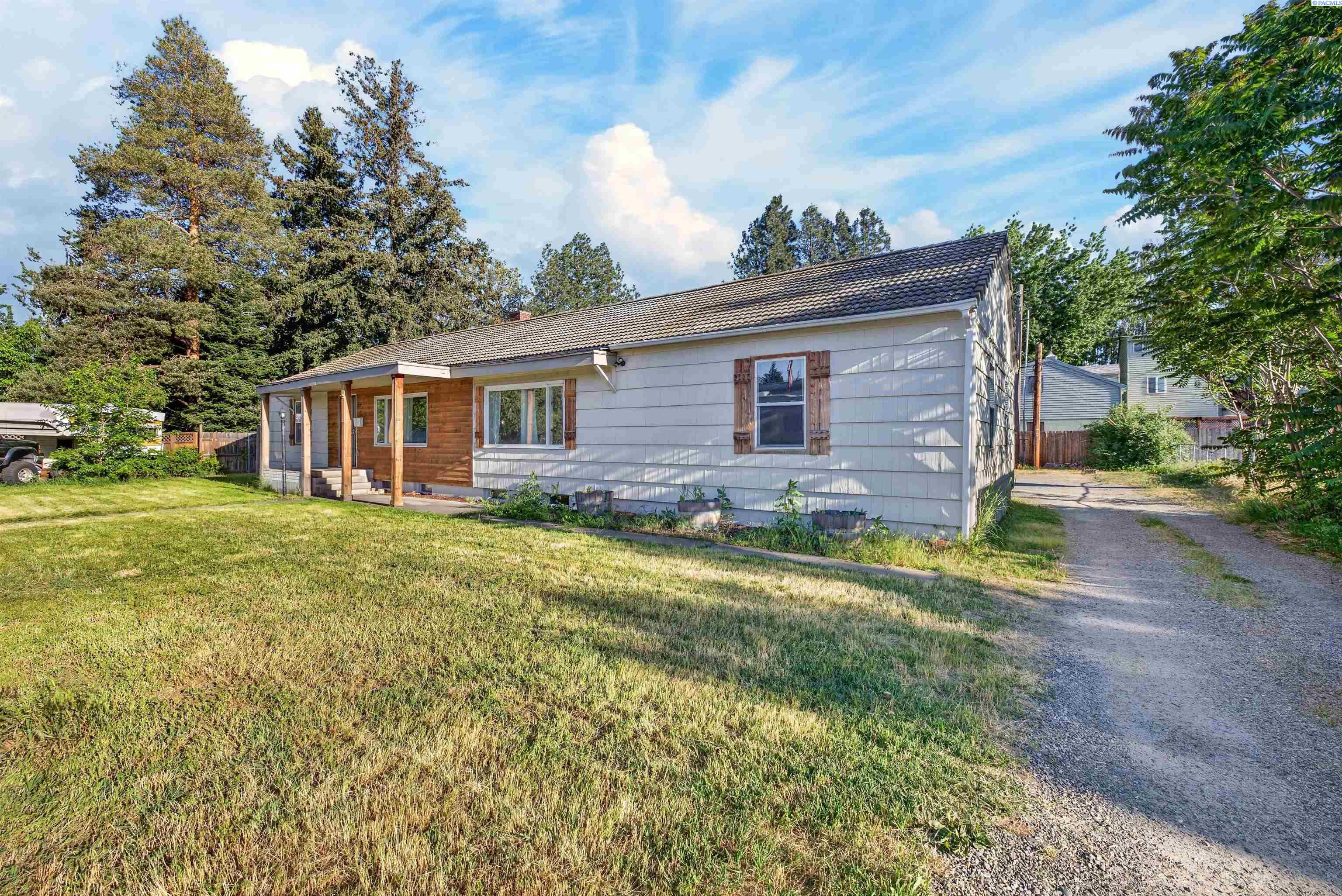 1422 Thayer Dr