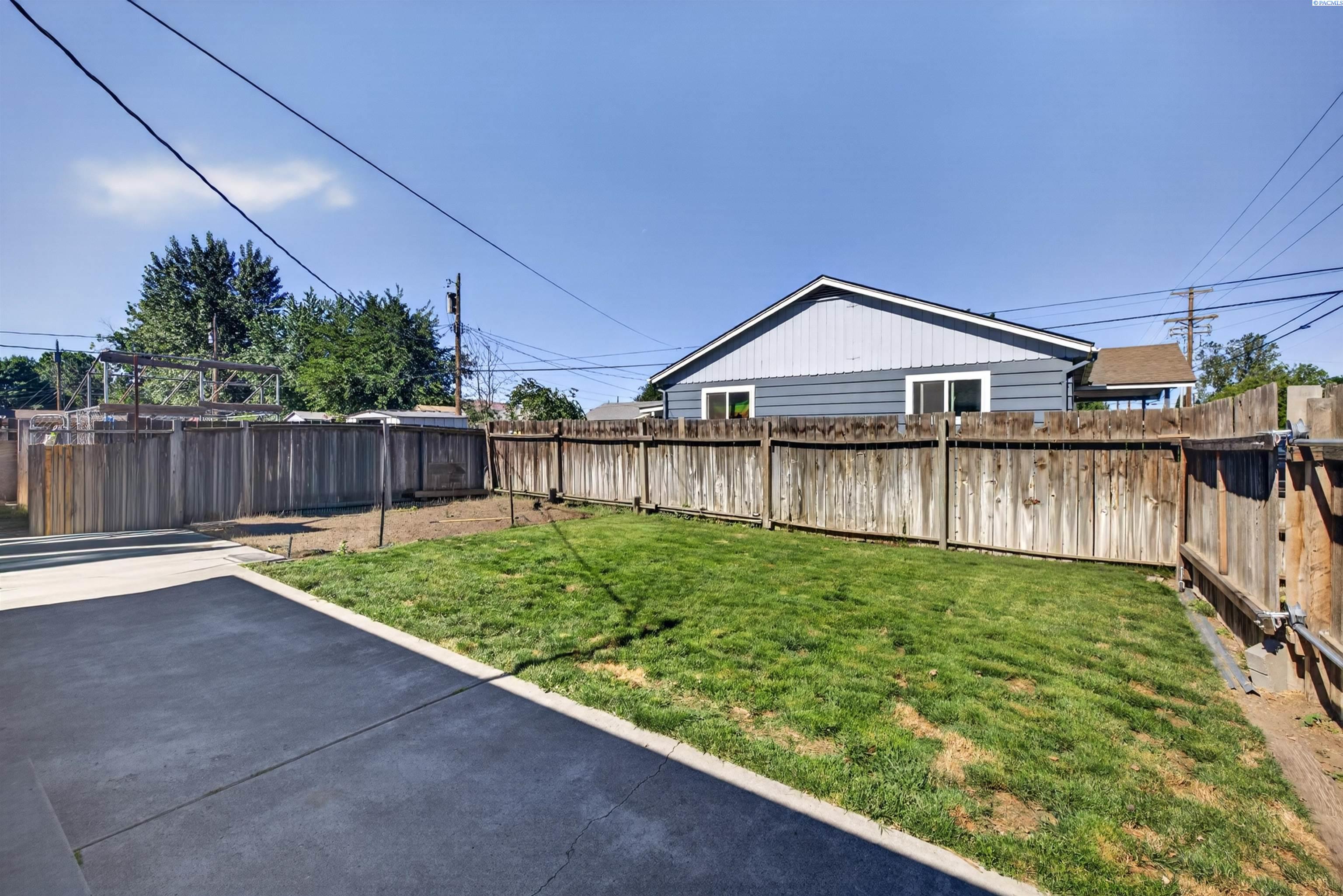 715 Thayer Dr