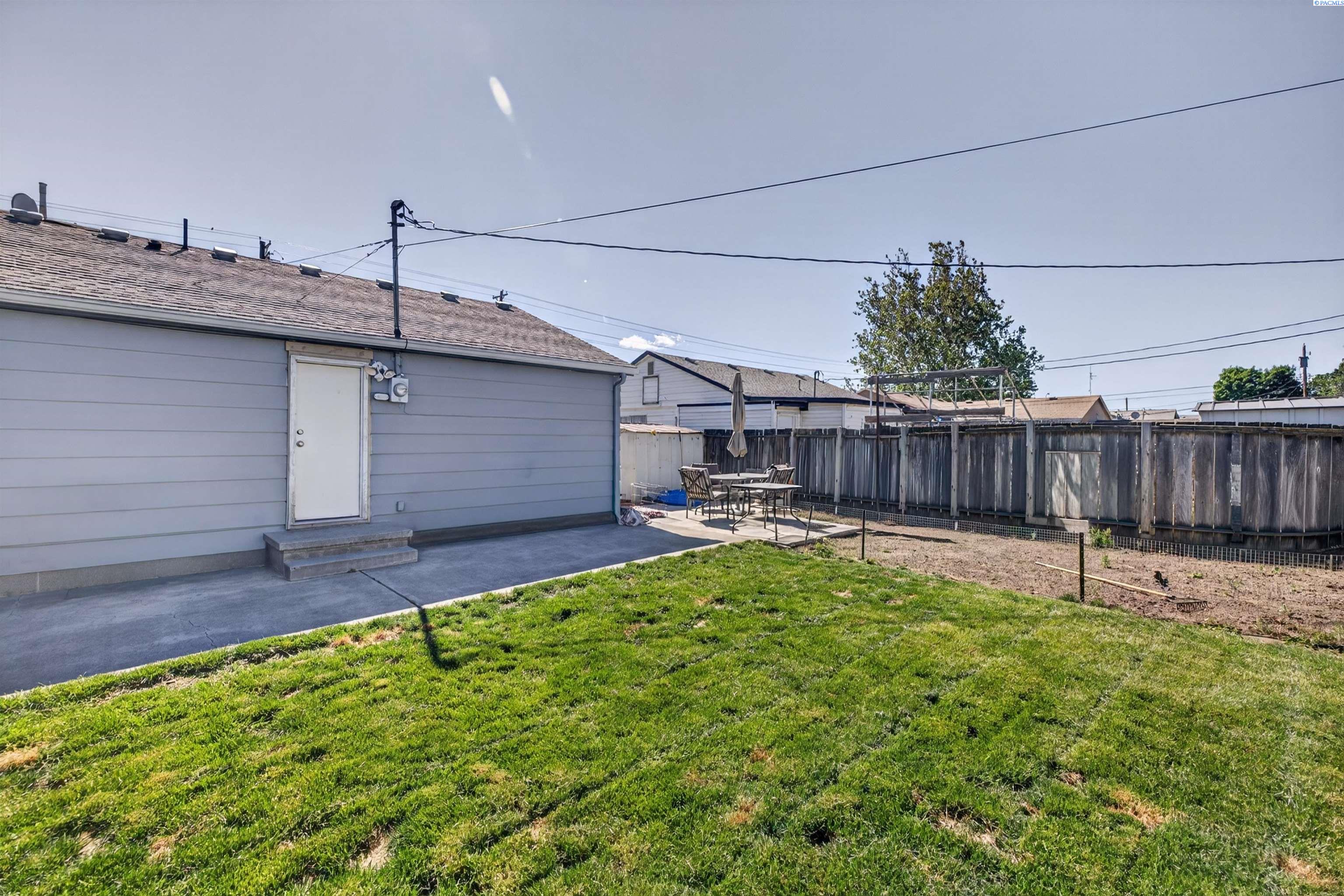 715 Thayer Dr