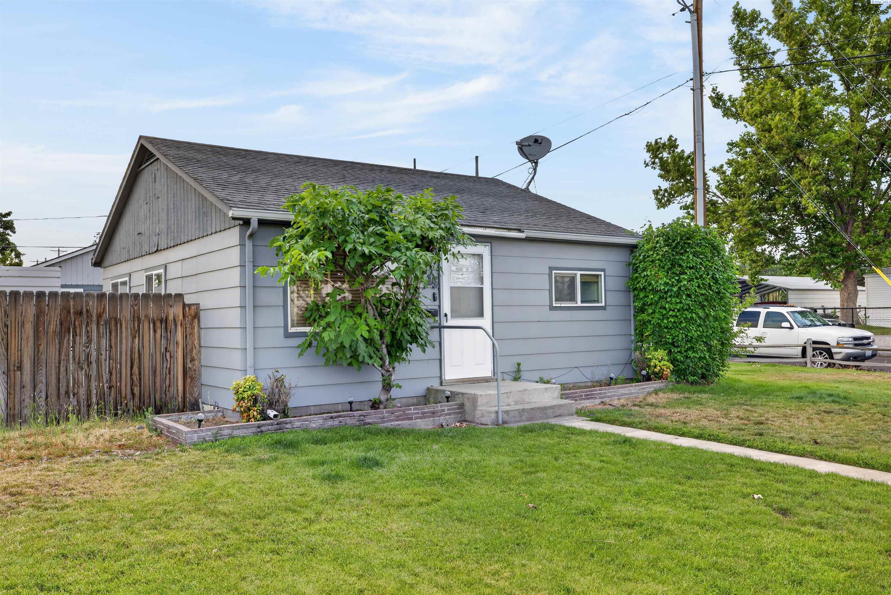 715 Thayer Dr
