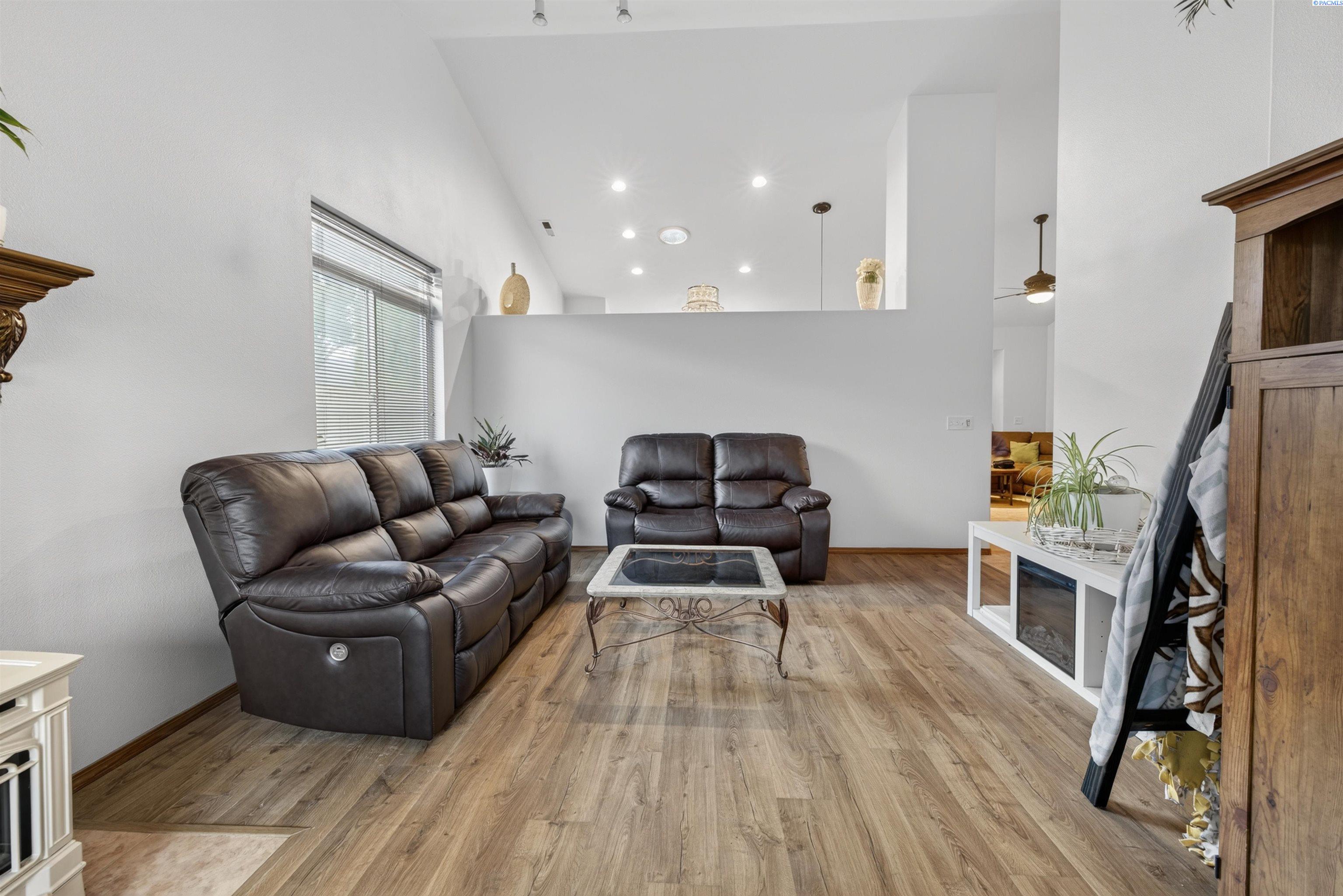 8823 Imnaha Ct.