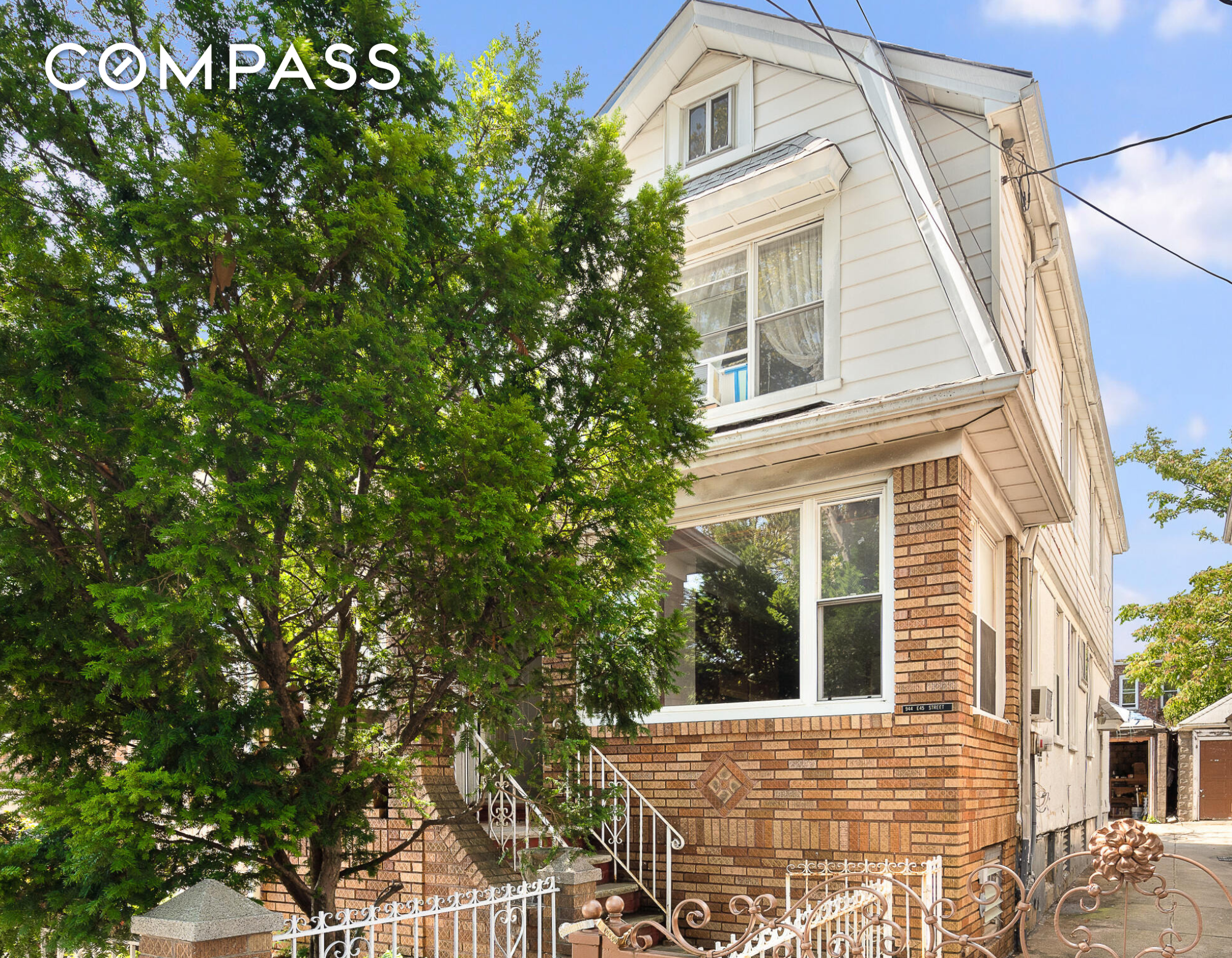 944 E 45th Street