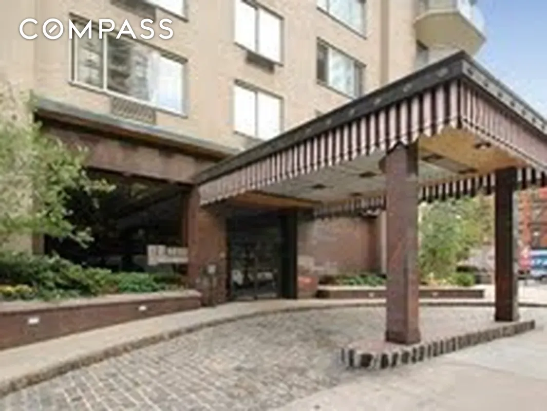 300 E 74th Street 20E