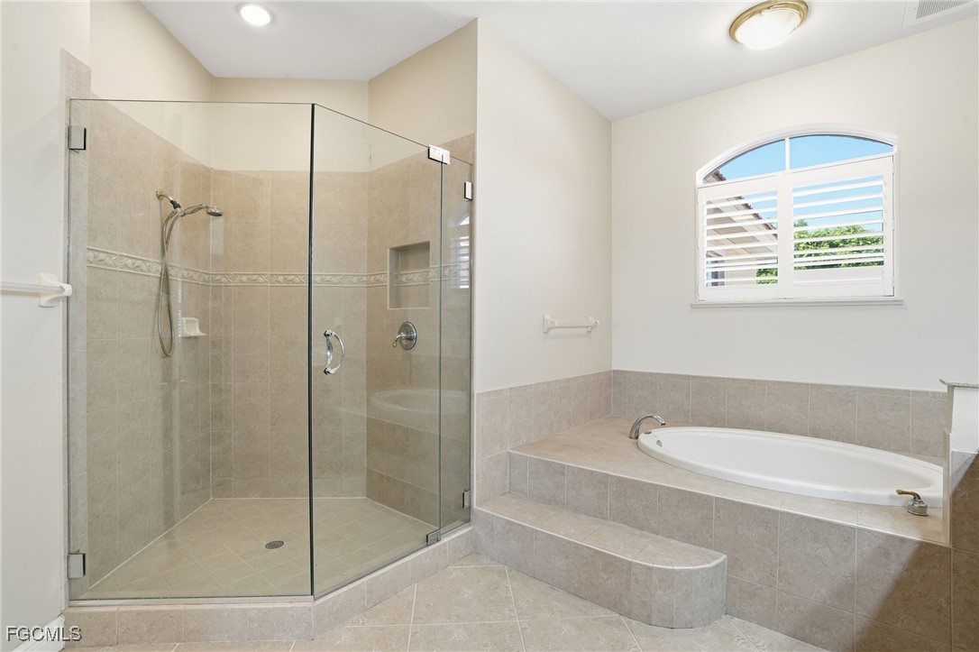 5957 Tarpon Gardens CIR 202